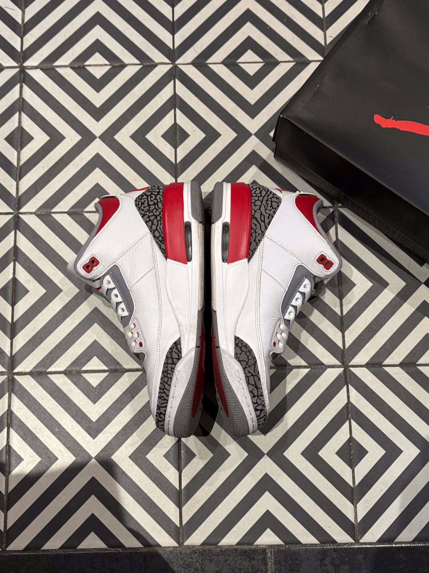 Jordan 3 Fire red (Taille 44)