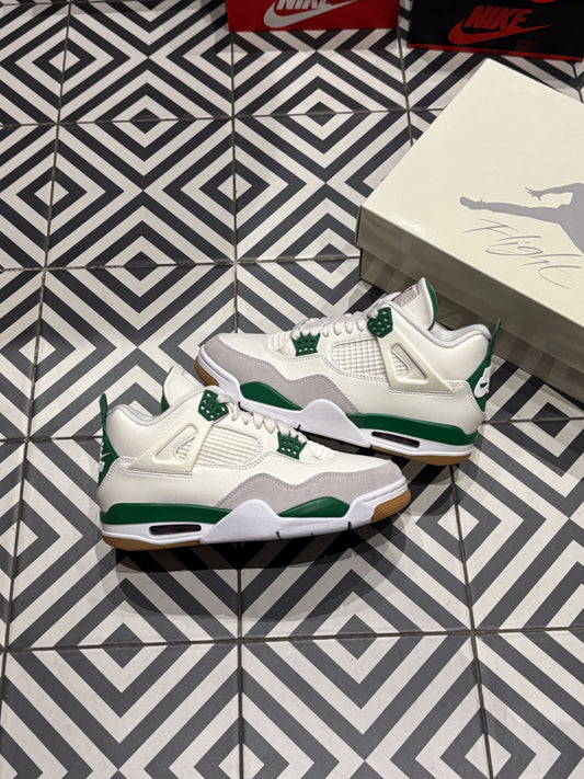 Jordan 4 SB Pine Green (Taille 36)