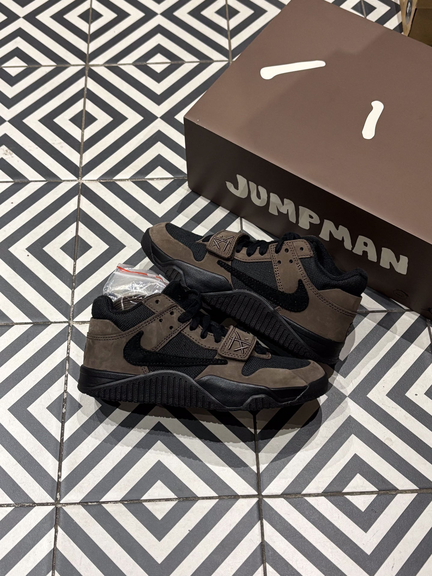 Jumpman Jack Travis Scott Mocha (Taille 36,5)