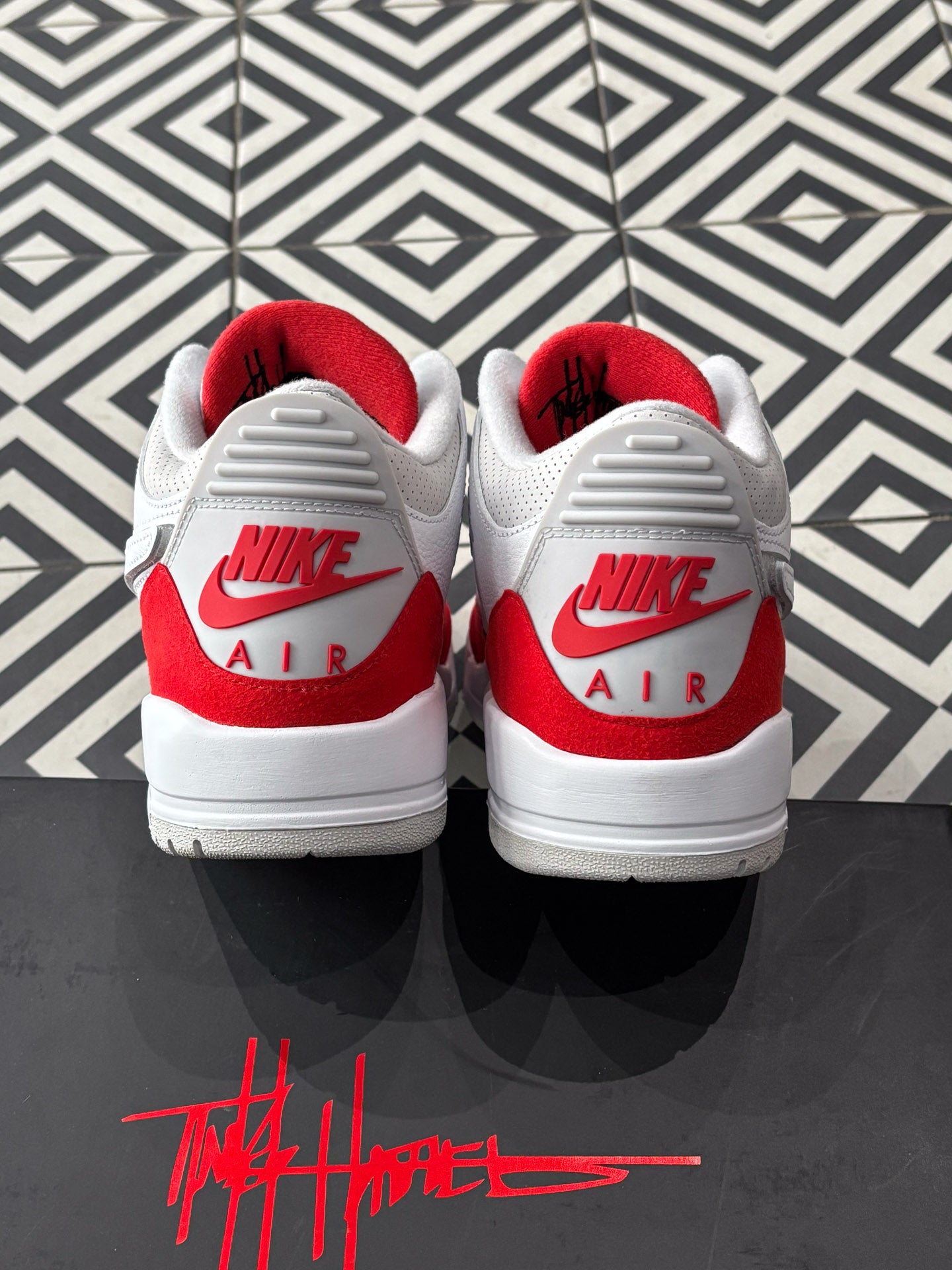 Jordan 3 Thinker Red (Taille 43)