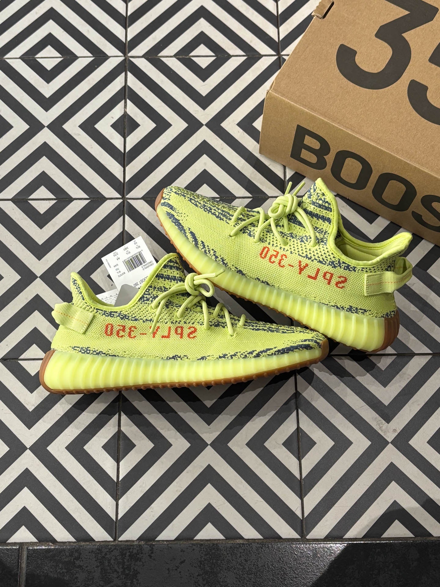 Yeezy 350 V2 Frozen Yellow (Taille 44)