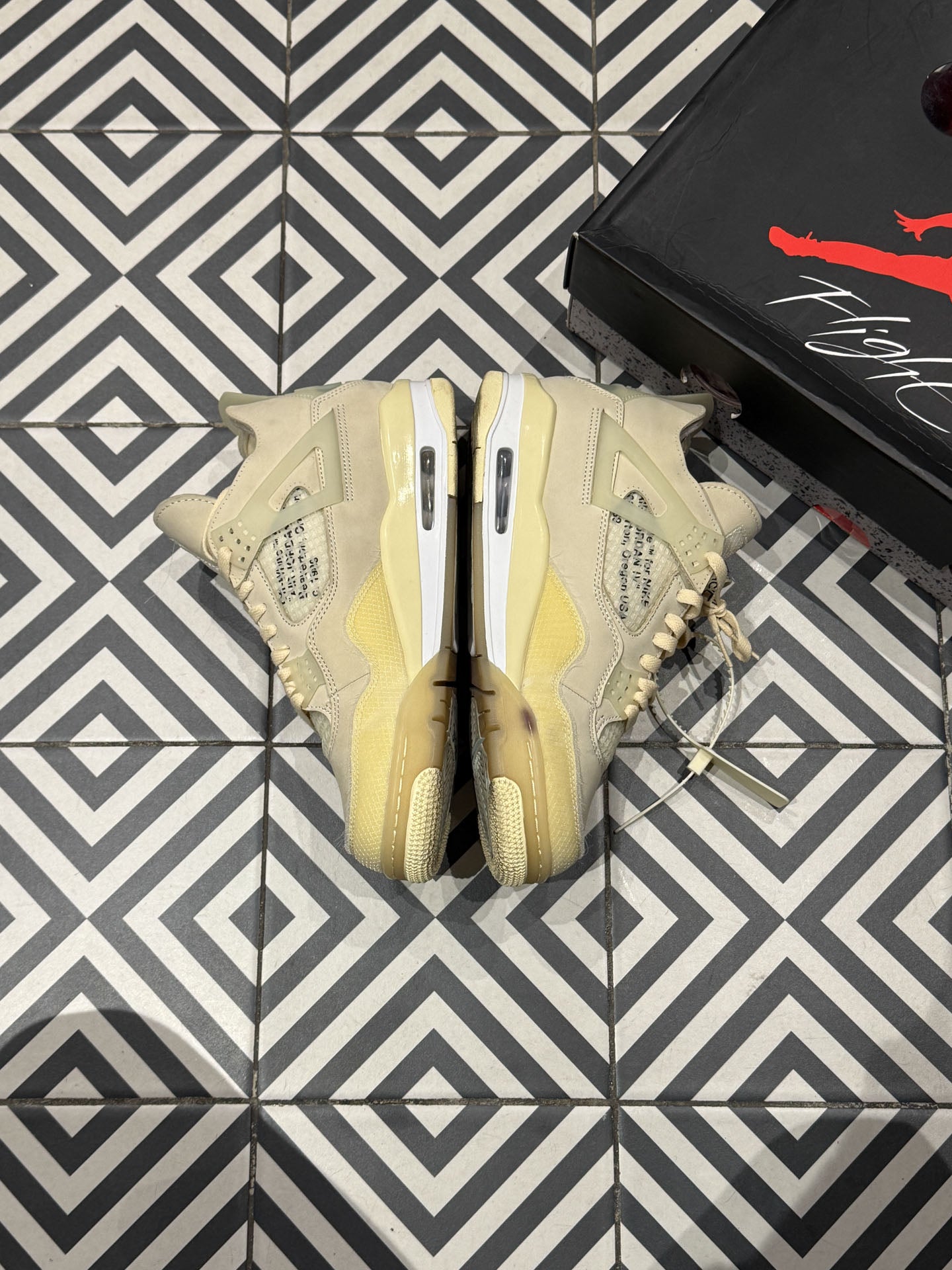 Jordan 4 Off-White Sail (Taille 44)