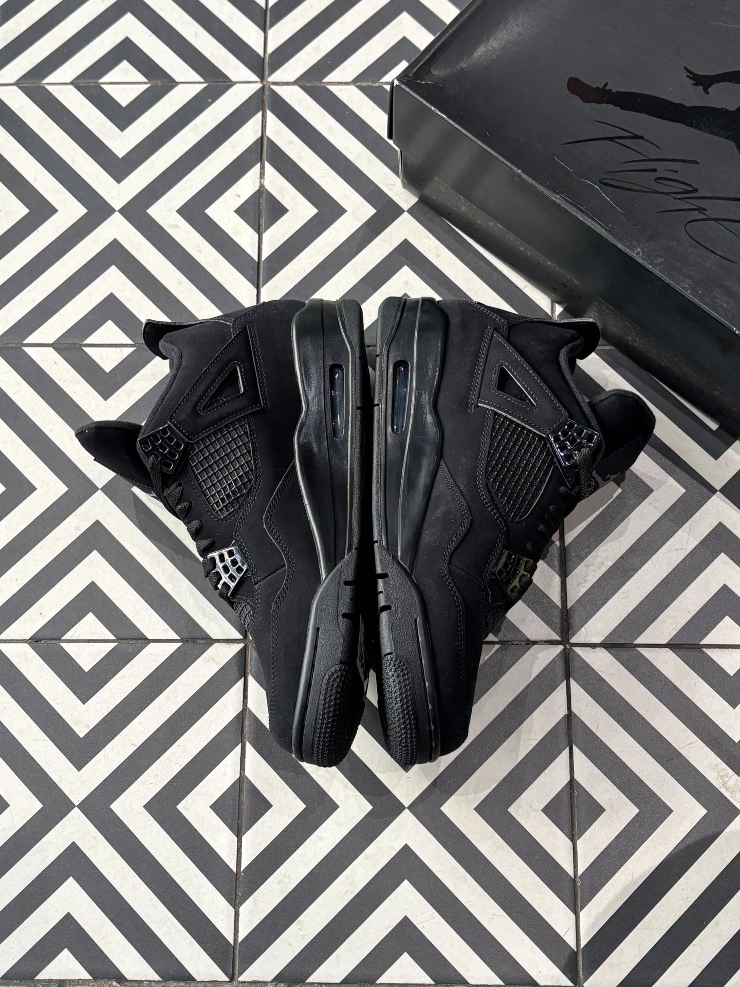 Jordan 4 Black Cat (Taille 43)