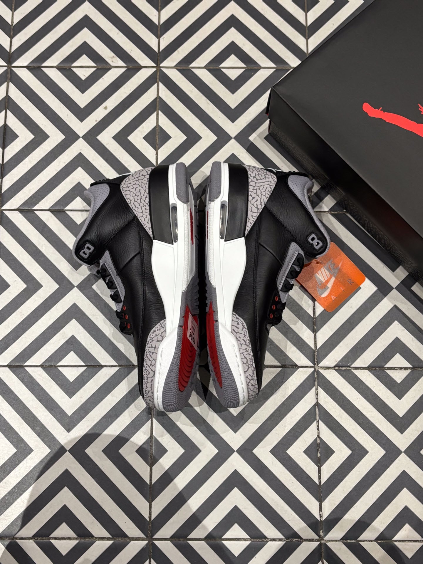 Jordan 3 Black Cement (Taille 44)