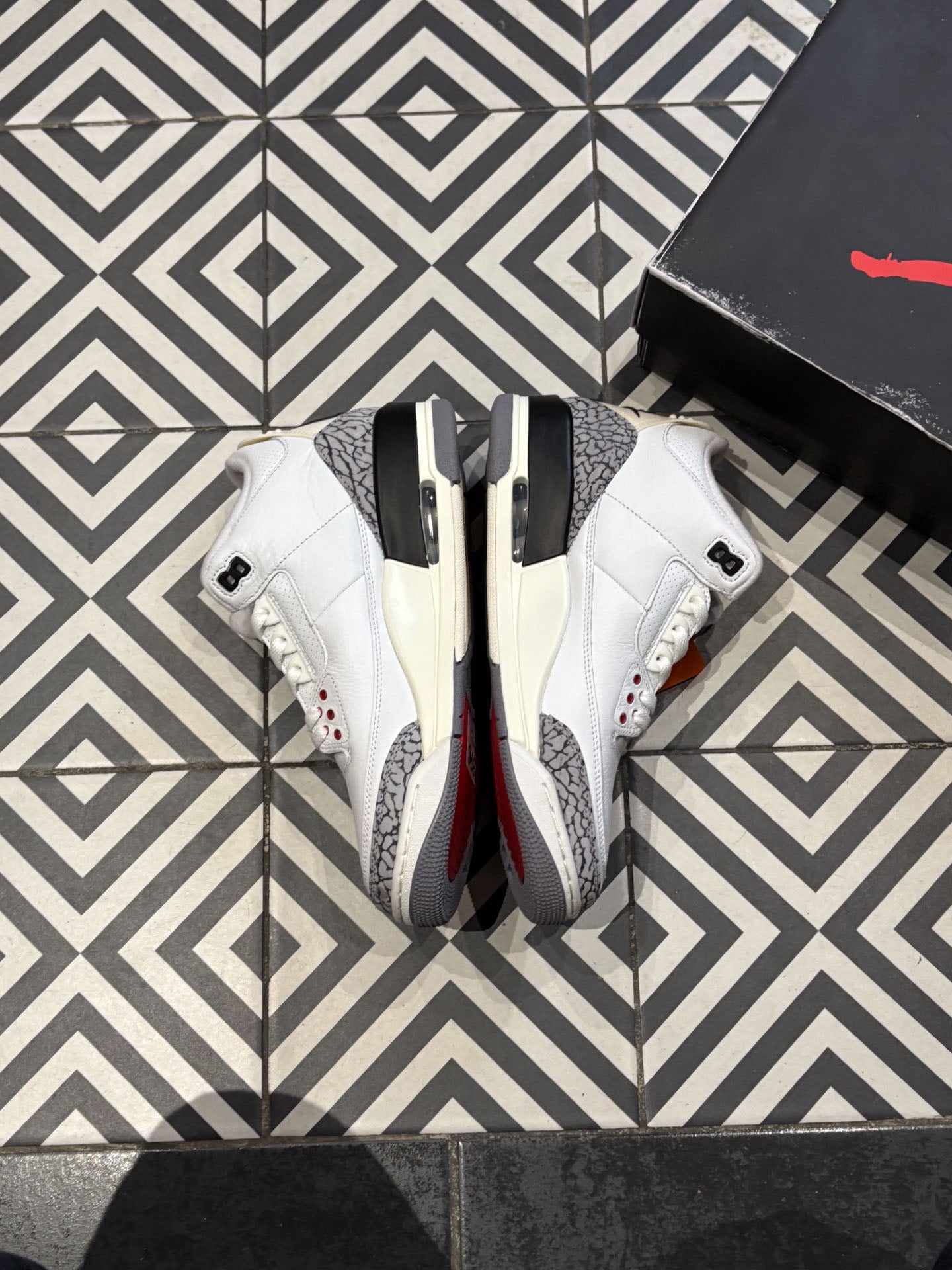 Jordan 3 White Cement Reimagined (Taille 42,5)