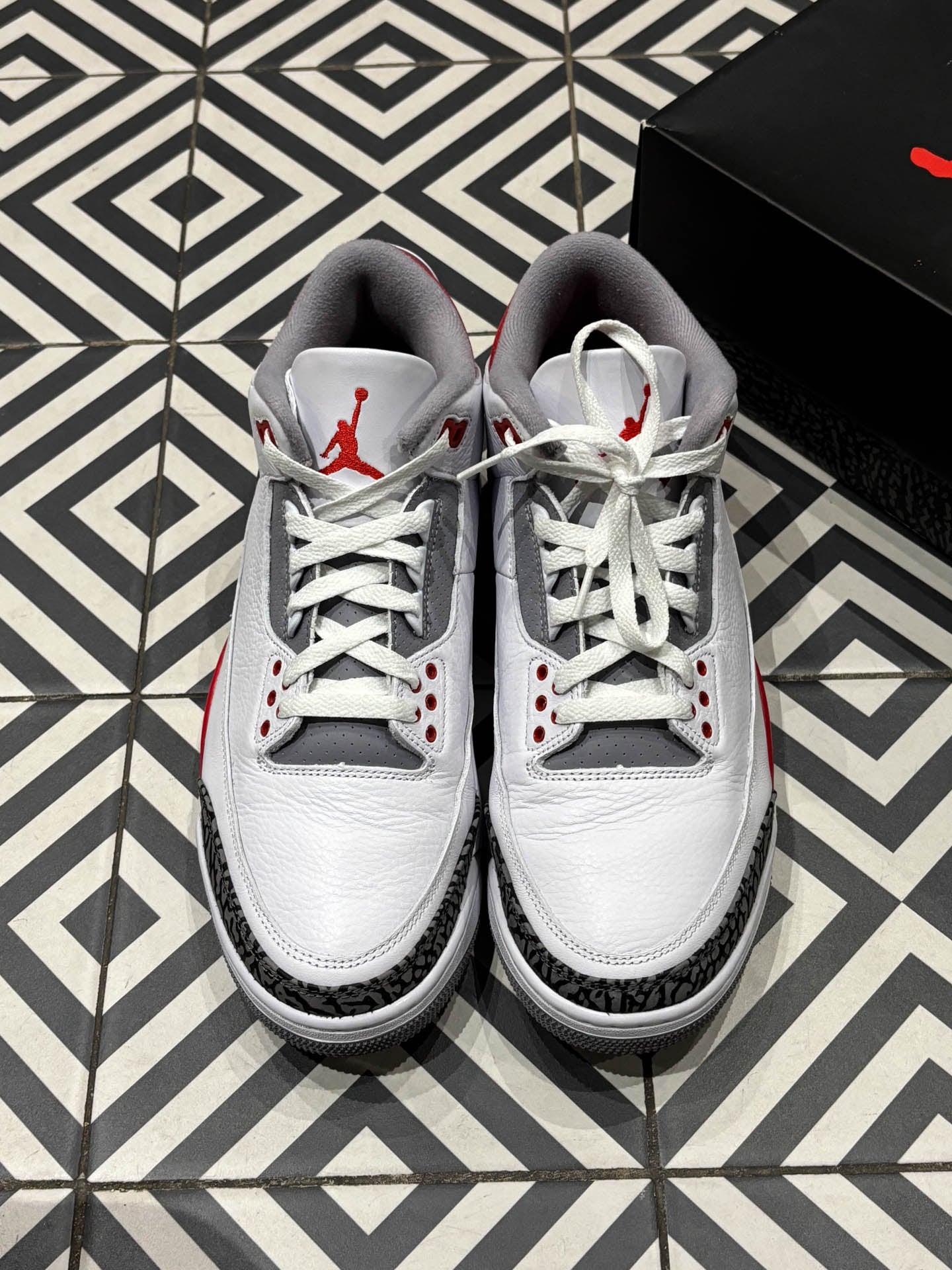 Jordan 3 Fire red (Taille 45)