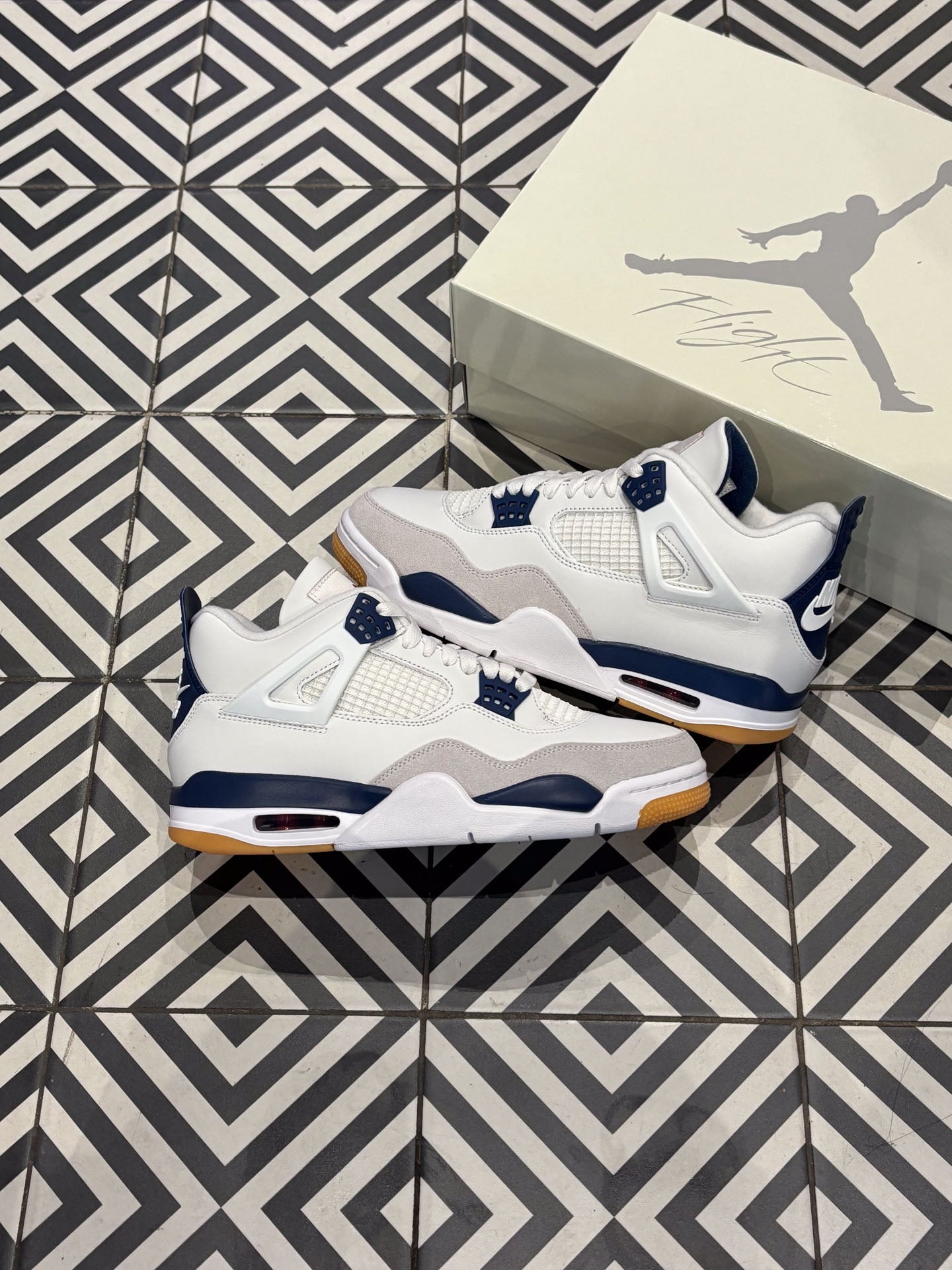 Jordan 4 Sb Navy (Taille 43)