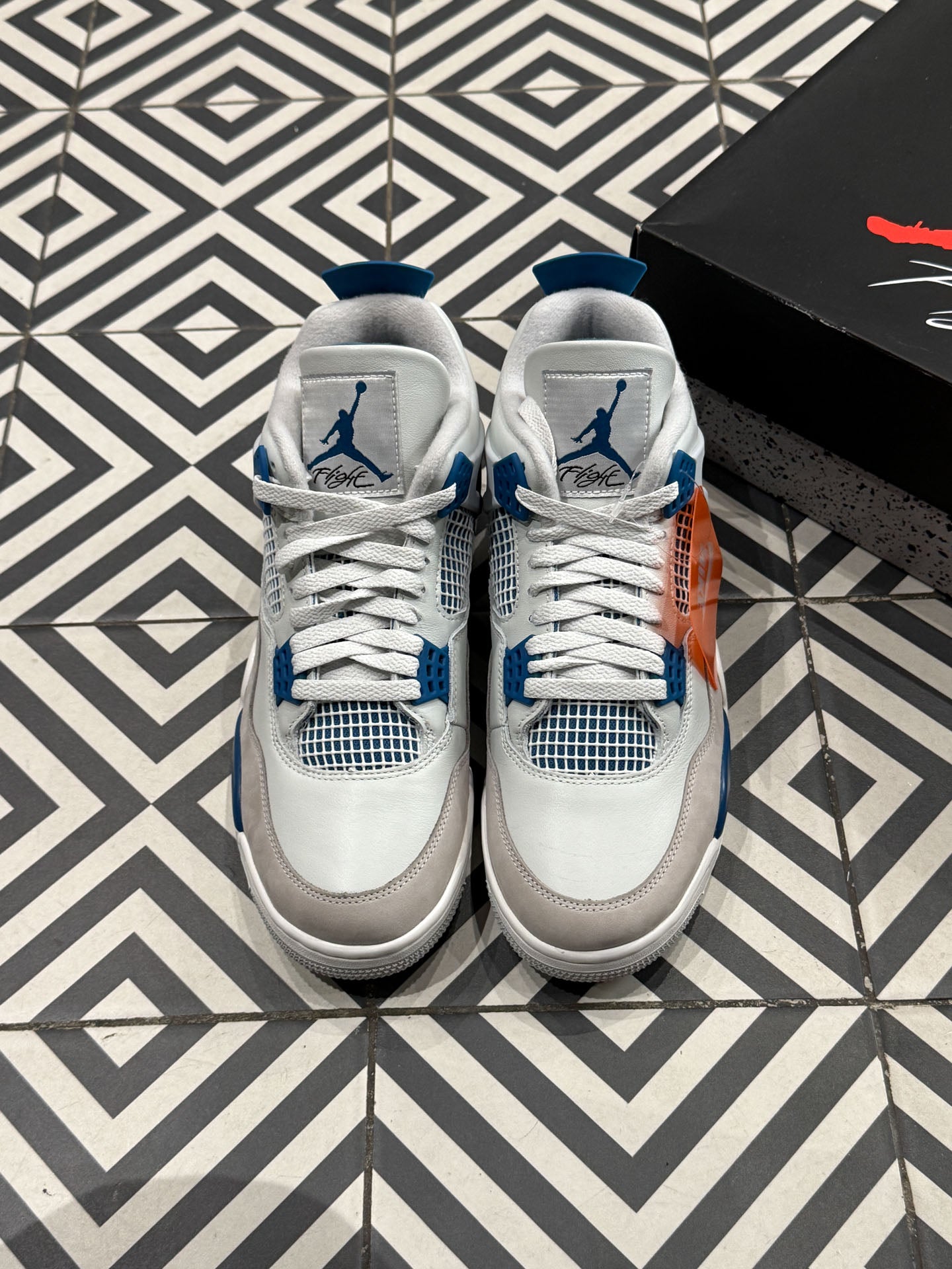 Jordan 4 Military Blue (Taille 43/44/45)