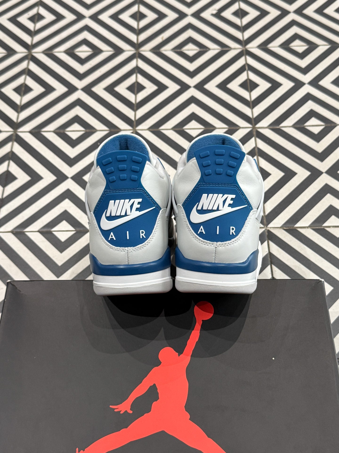 Jordan 4 Military Blue (Taille 43/44/45)