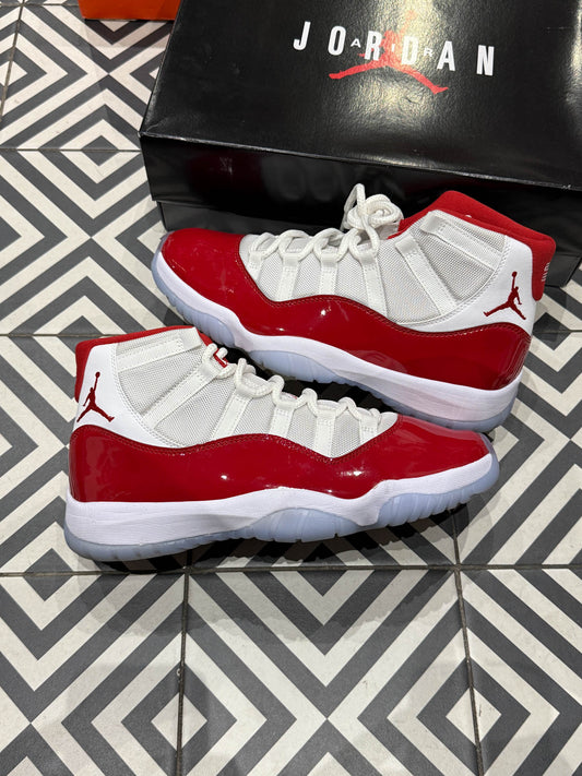 Jordan 11 Cherry (Taille 44)