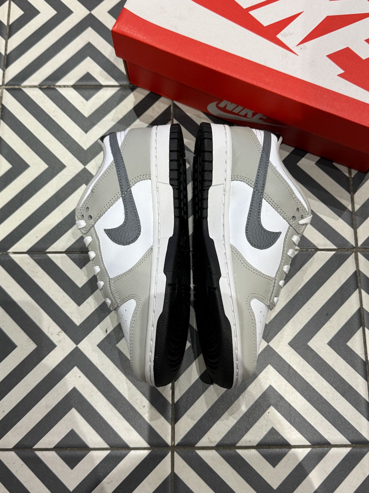 Dunk low Stencil (Taille 38,5)