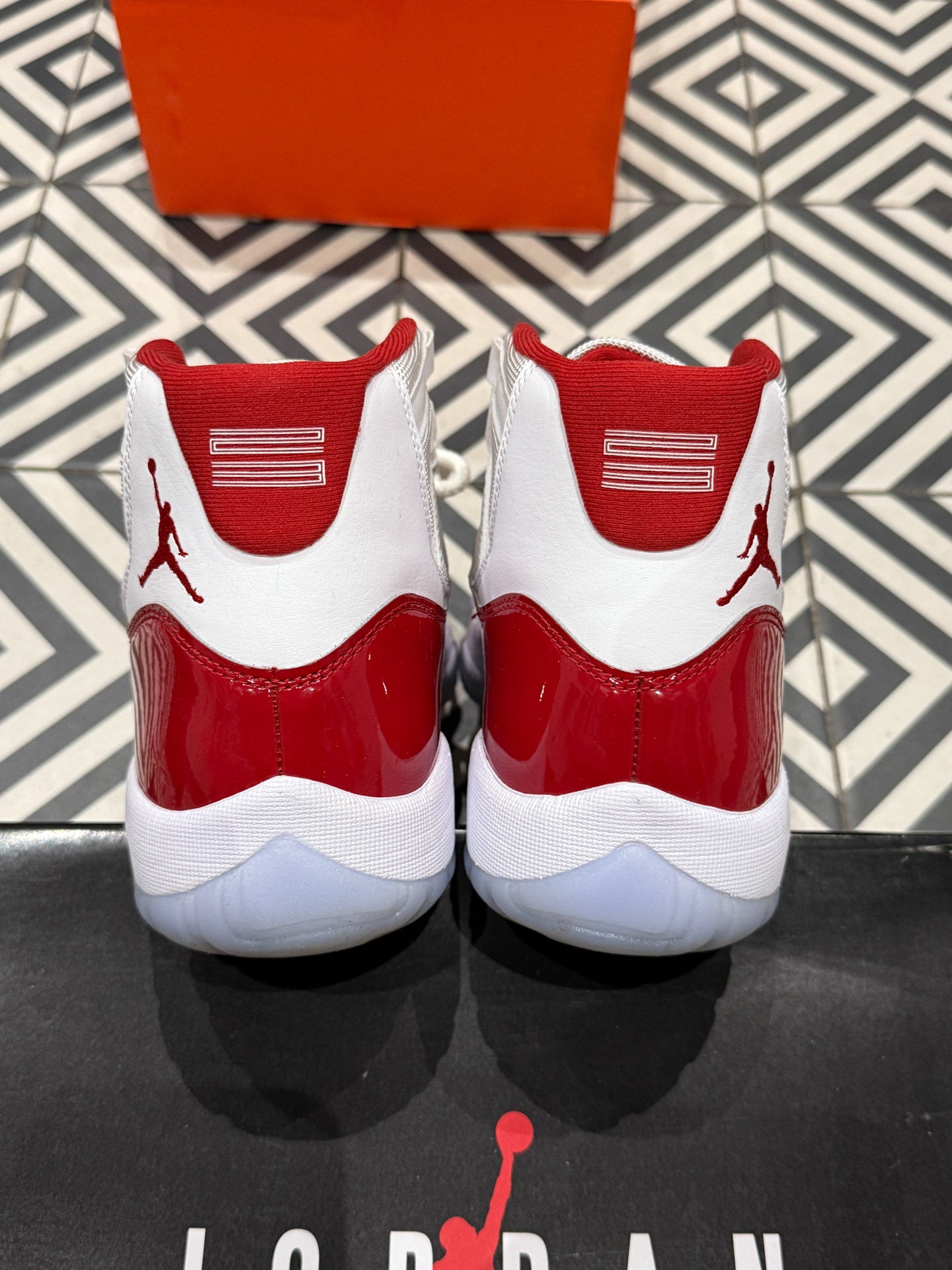 Jordan 11 Cherry (Taille 44)