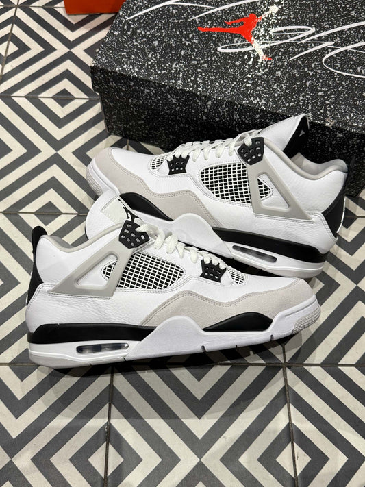 Jordan 4 Military Black (Taille 47)