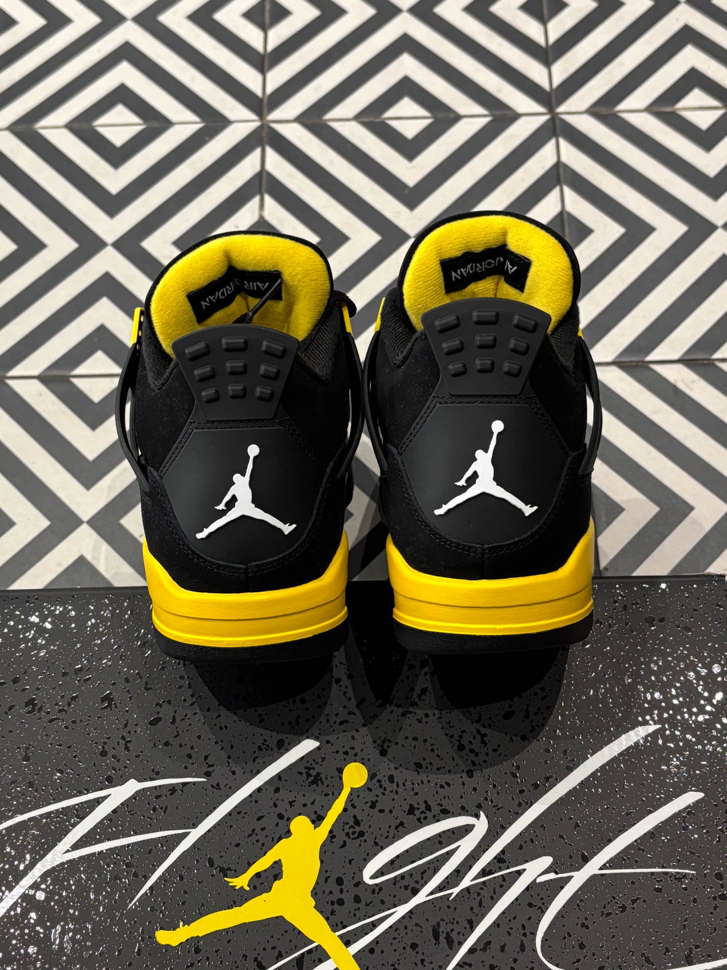 Jordan 4 Thunder (Taille 43)