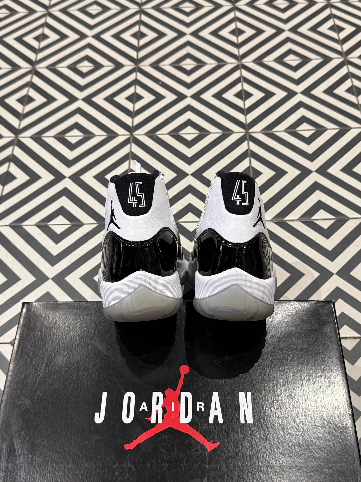 Jordan 11 Concord (Taille 42)