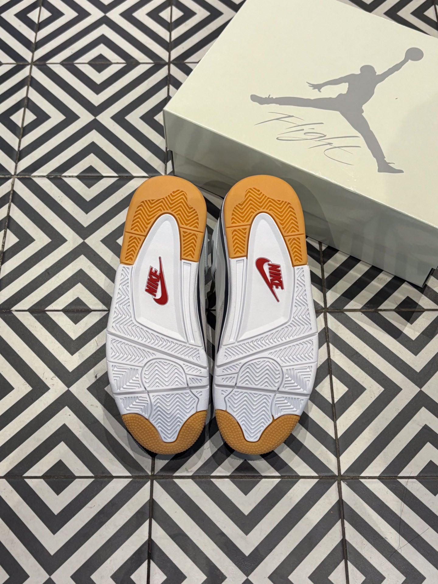 Jordan 4 Sb Navy (Taille 43)