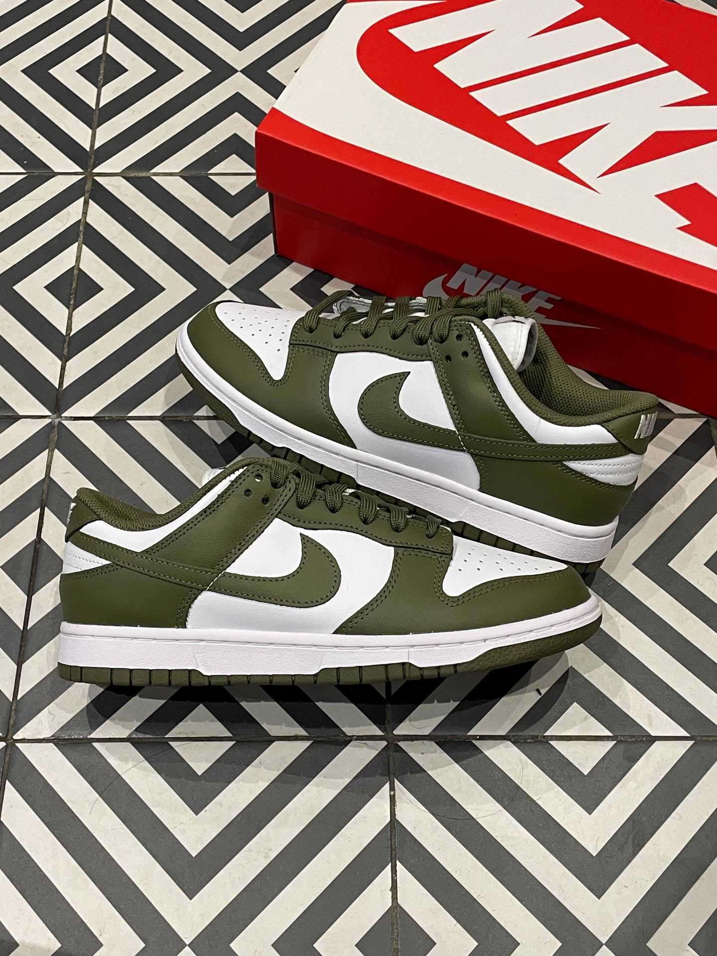 Dunk Low Medium Olive (Taille 40,5/41/42/42,5/43)