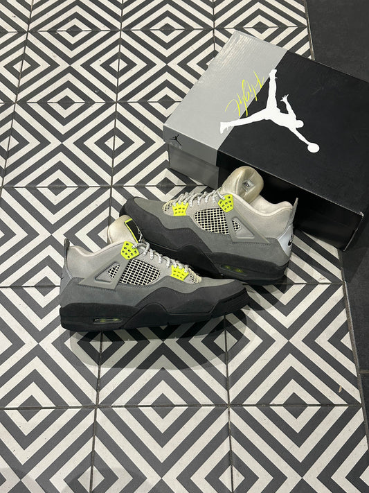 Jordan 4 Neon (Taille 43)