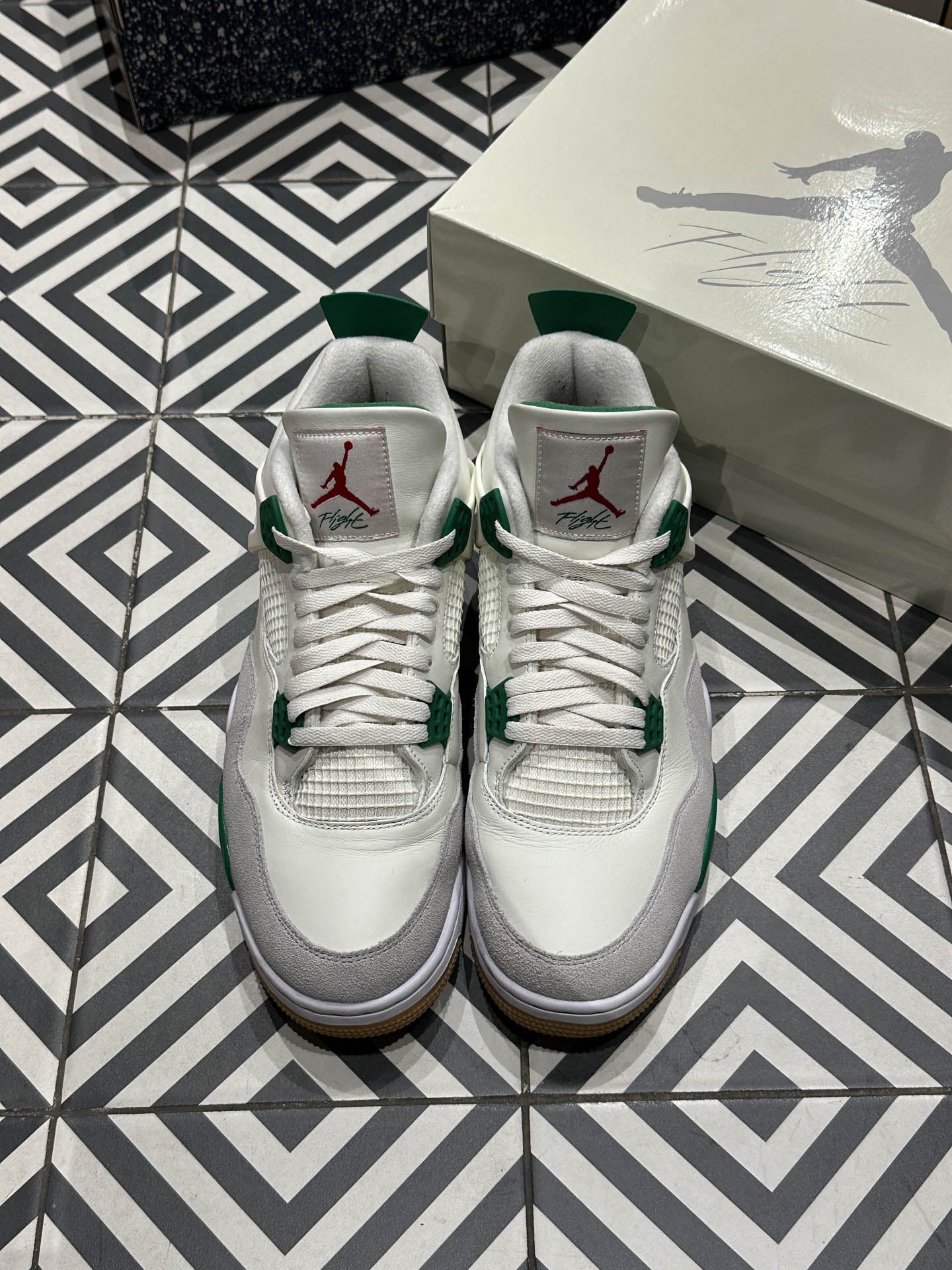 Jordan 4 SB Pine Green (Taille 47)