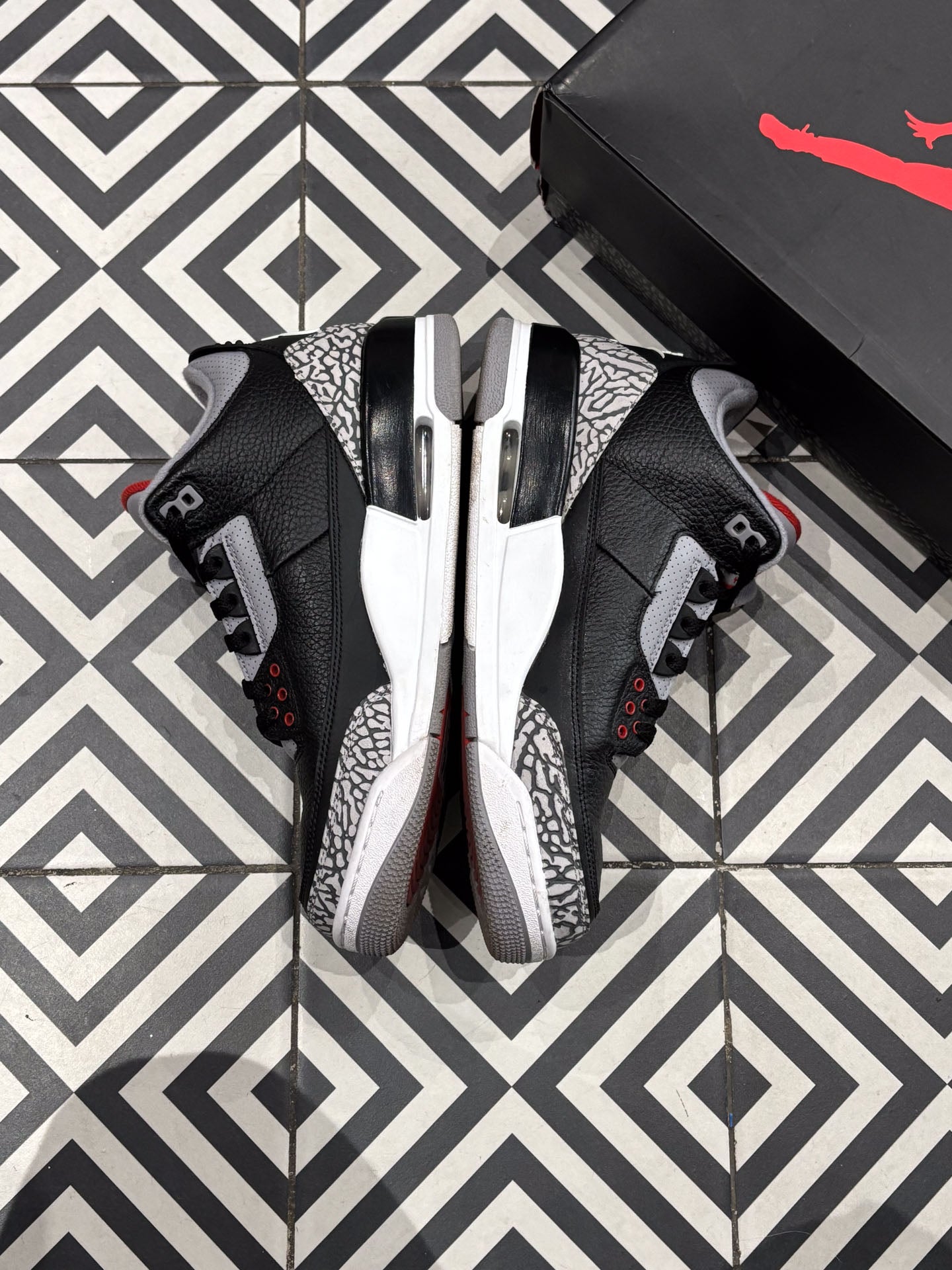 Jordan 3 Black Cement (Taille 43)