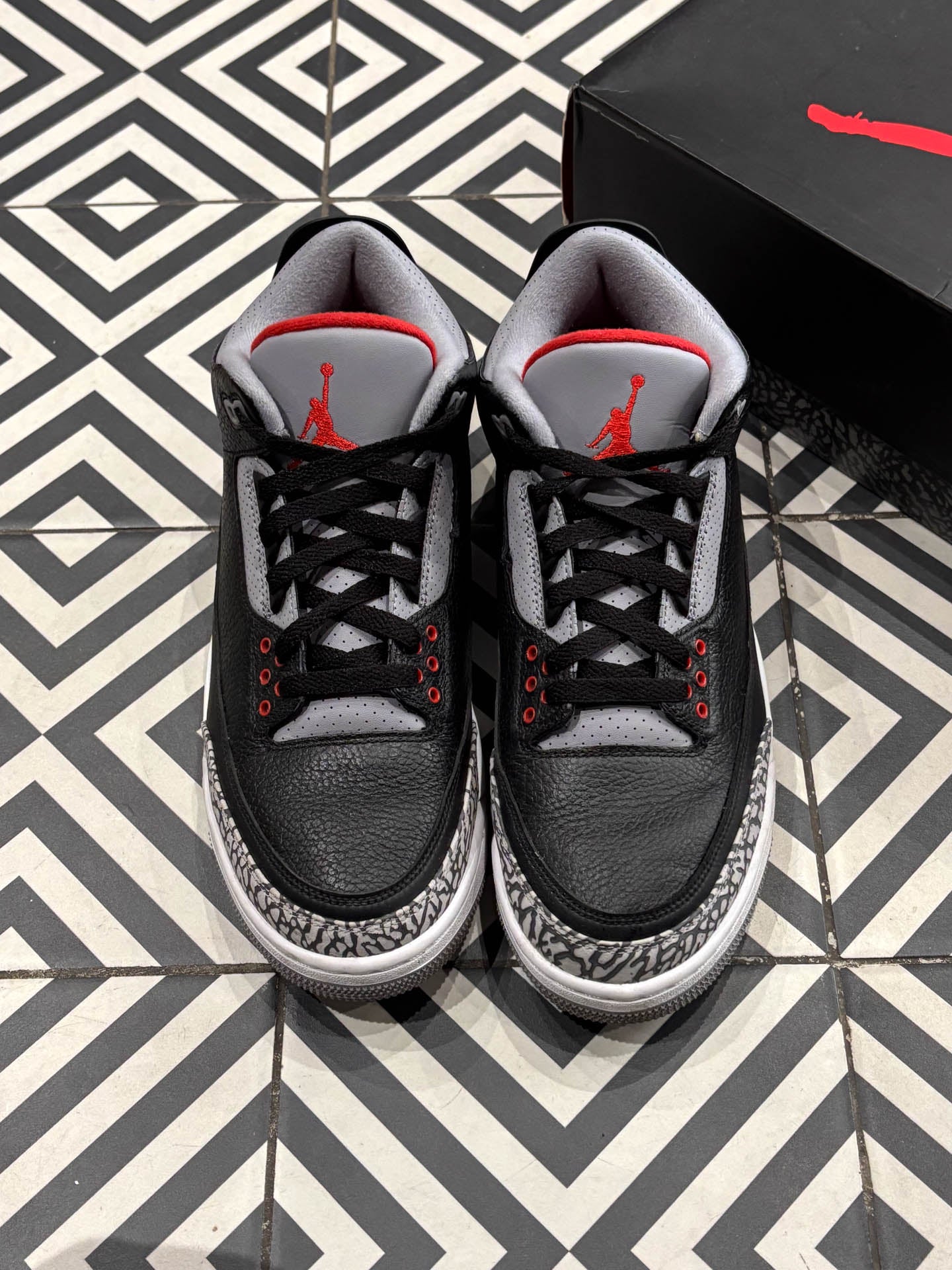 Jordan 3 Black Cement (Taille 43)