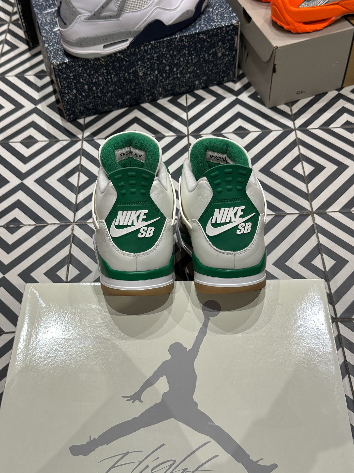 Jordan 4 SB Pine Green (Taille 47)