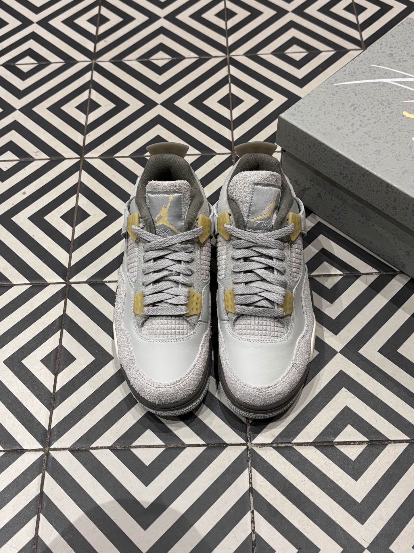 Jordan 4 Craft Photon Dust (Taille 40,5)