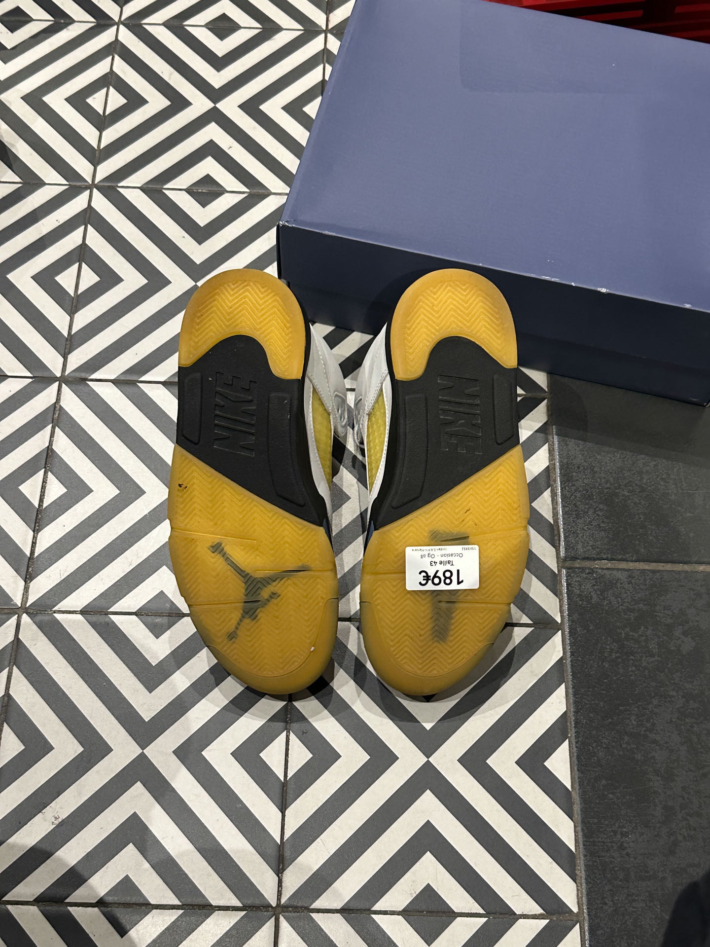 Jordan 5 A MA Maniere Dawn (Taille 43)