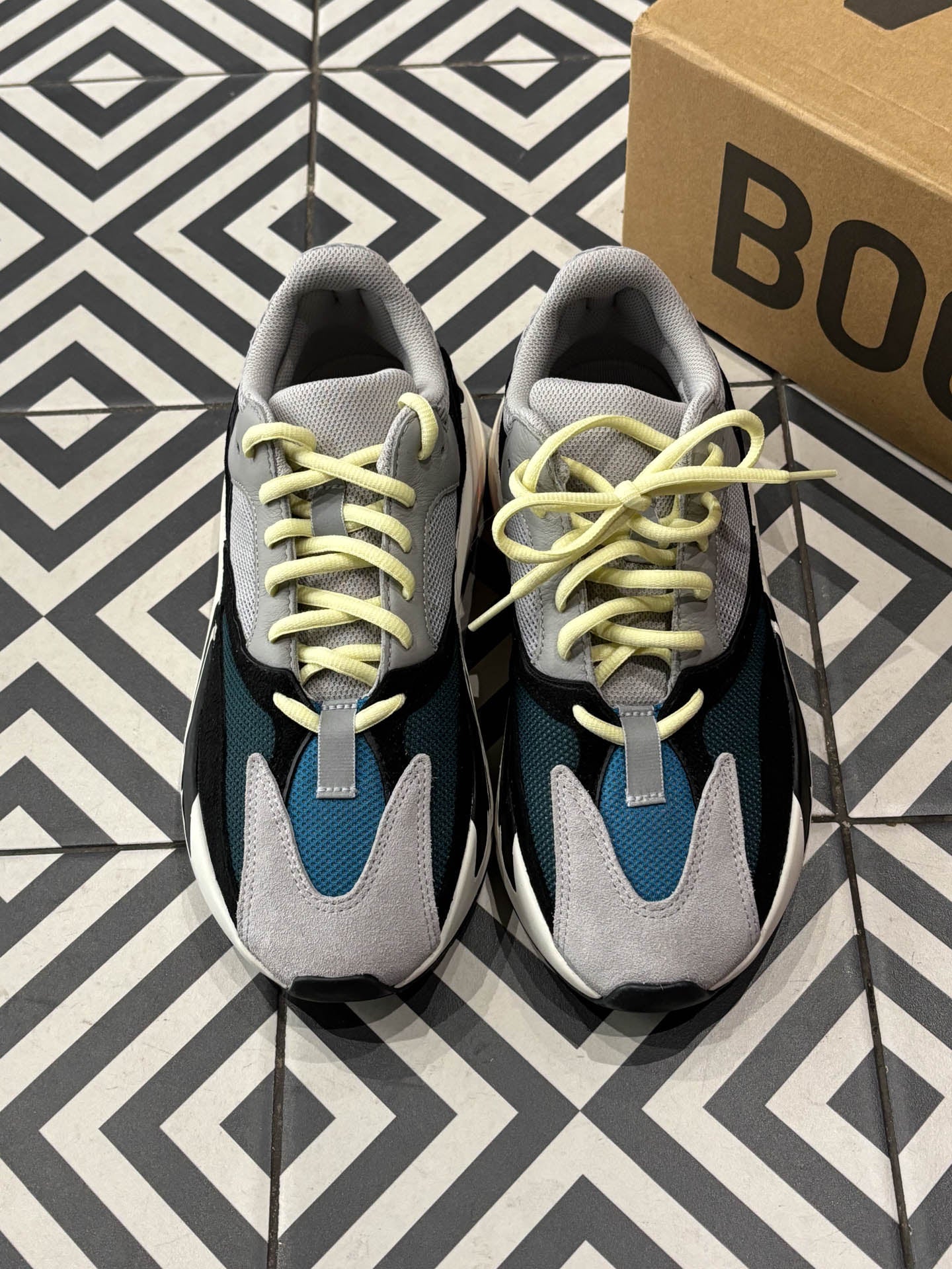 Yeezy 700 Wave Runner (Taille 40 2/3)