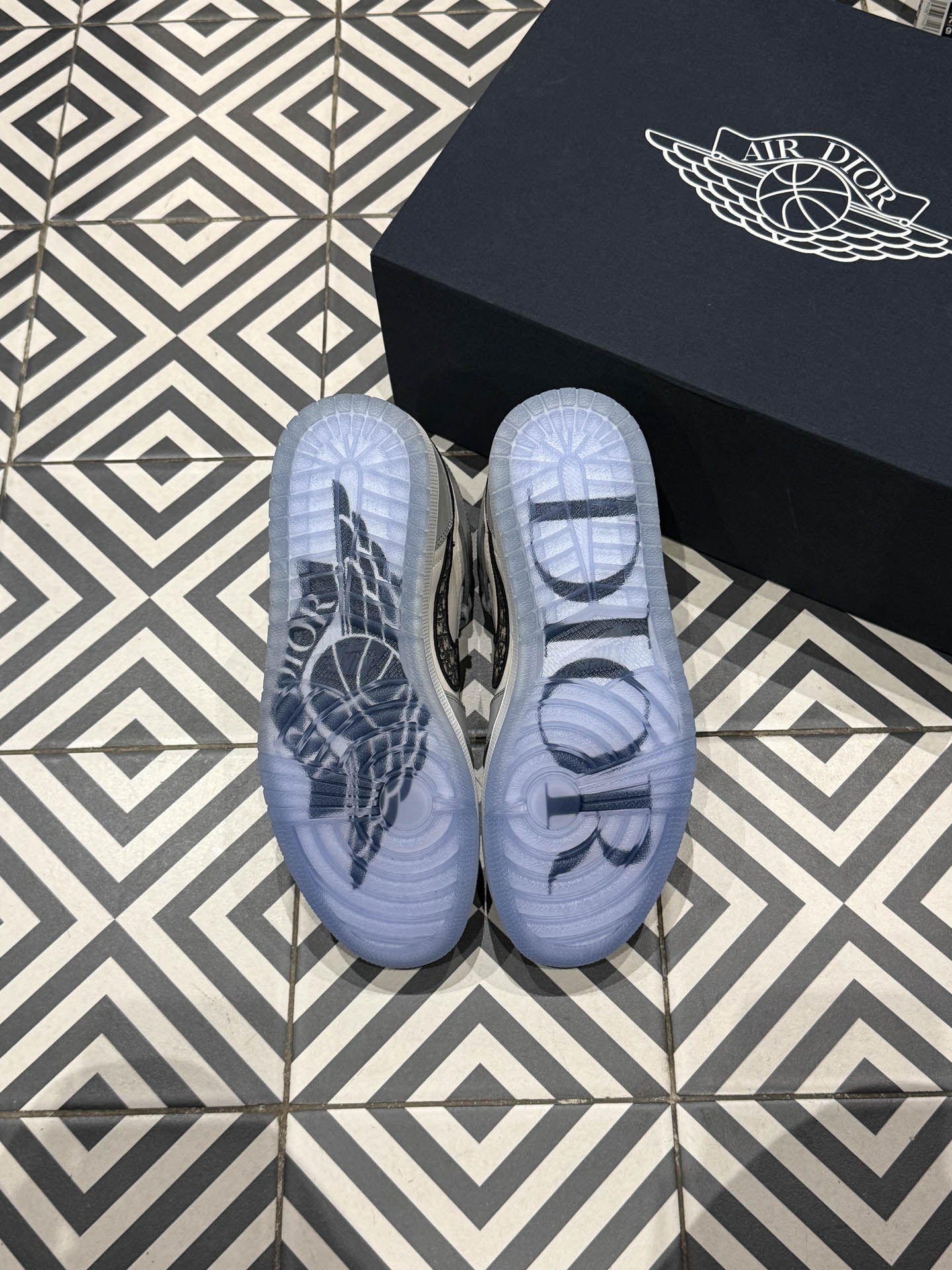 Jordan 1 High Dior (Taille 47,5)