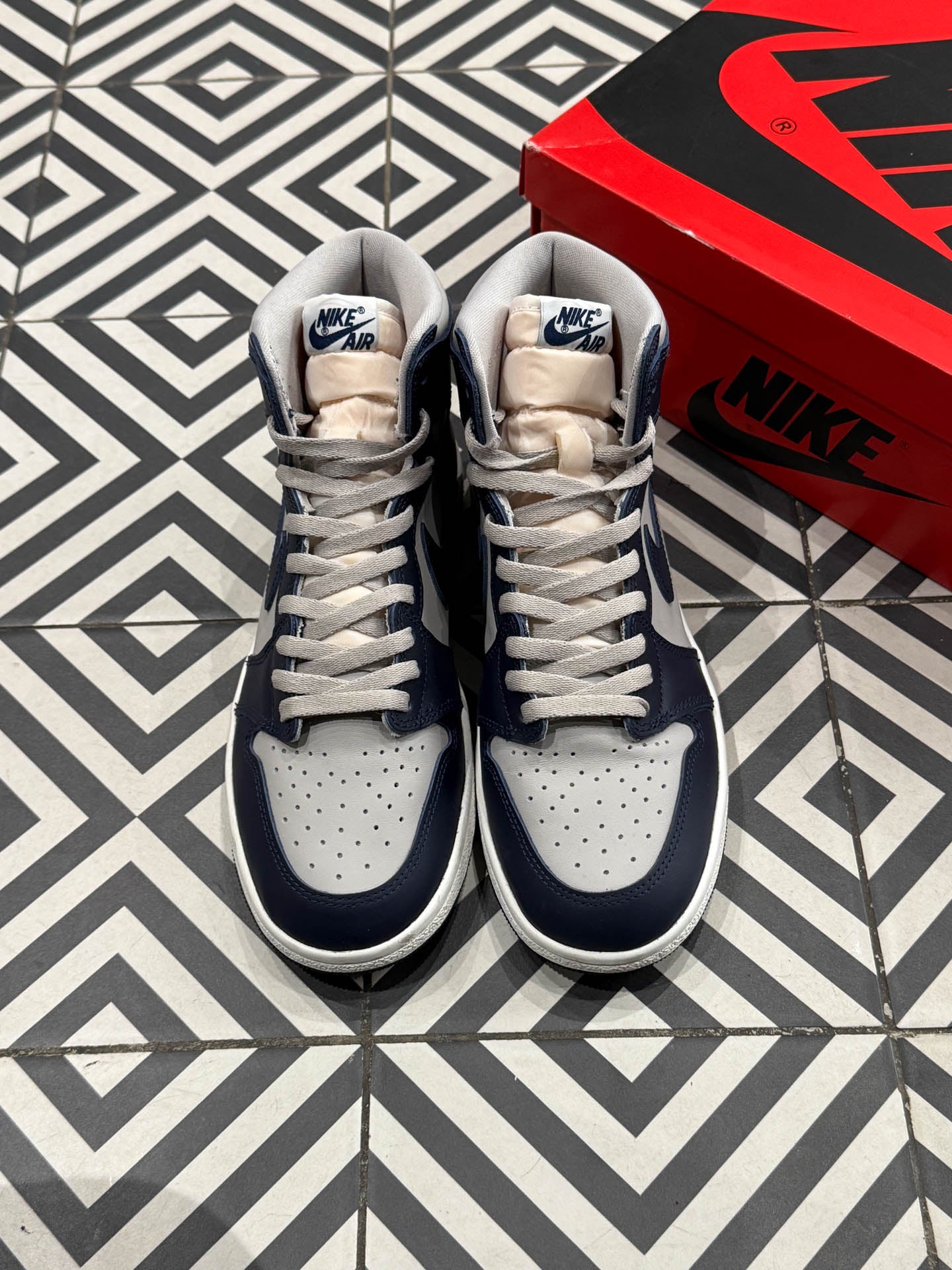 Jordan 1 High Georgetown (Taille 42,5)