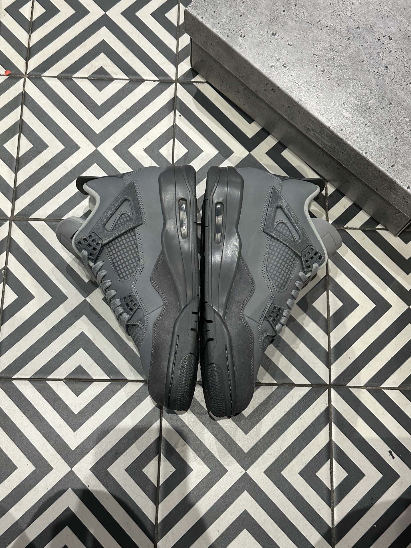 Jordan 4 Wet Cement (Taille 43)