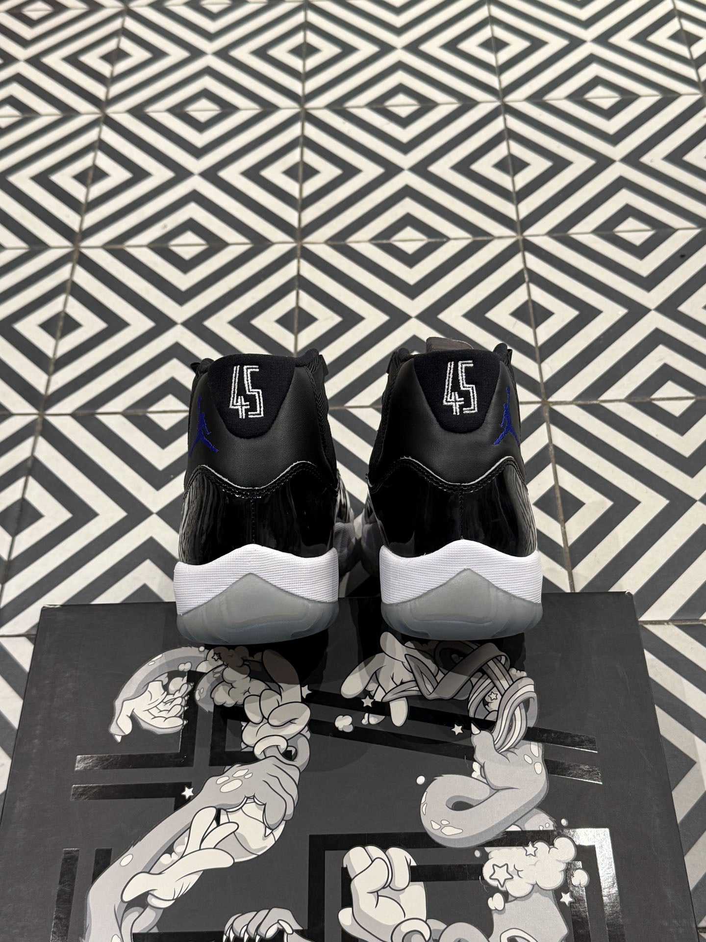 Jordan 11 SpaceJam (Taille 42)