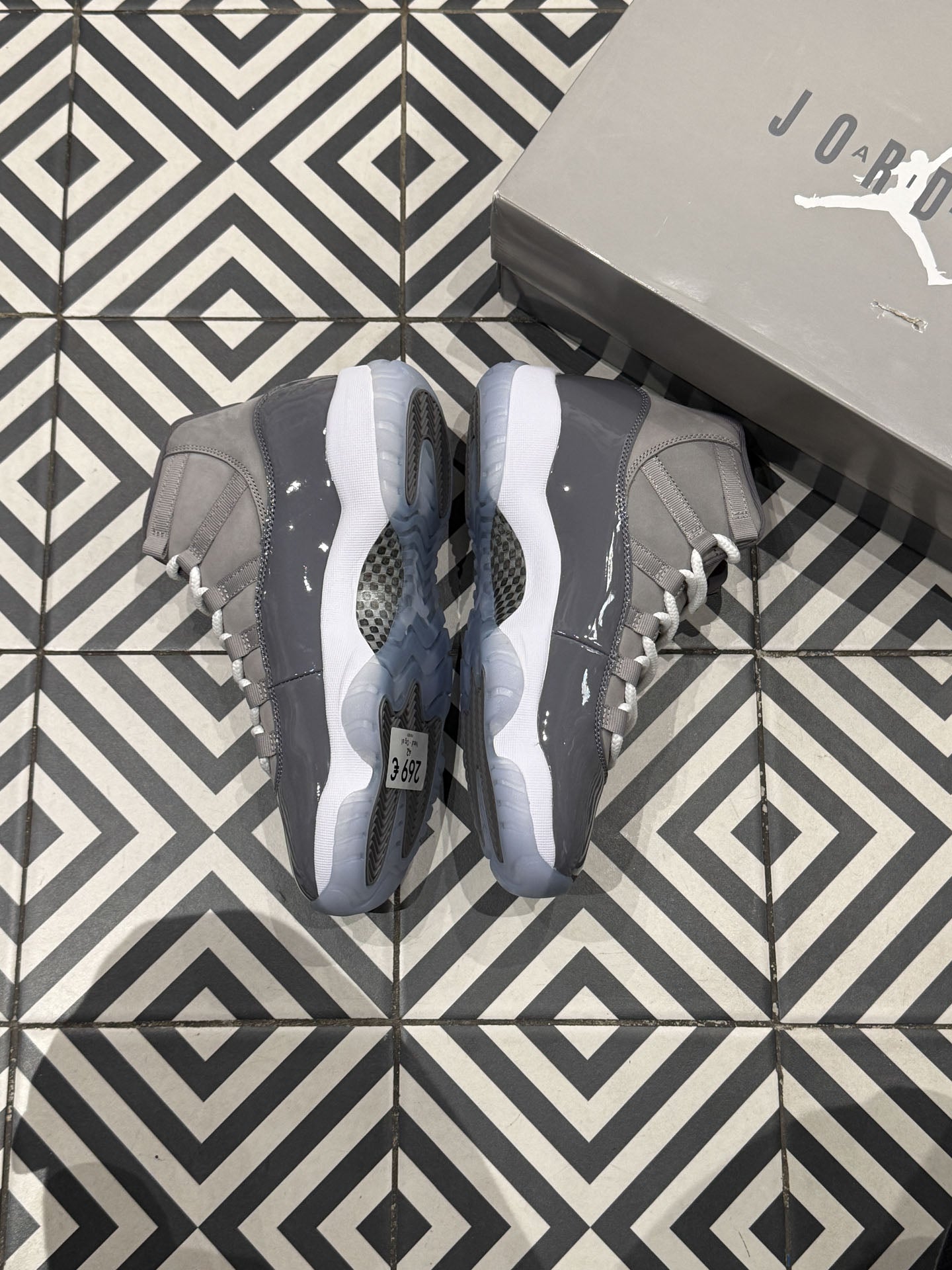 Jordan 11 Cool Grey (Taille 42)