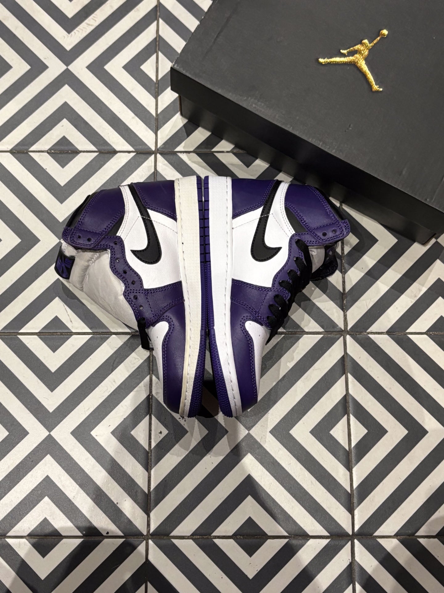 Jordan 1 high Court Purple GS (Taille 36)
