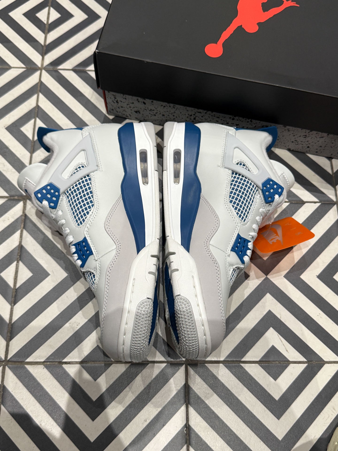 Jordan 4 Military Blue (Taille 46)