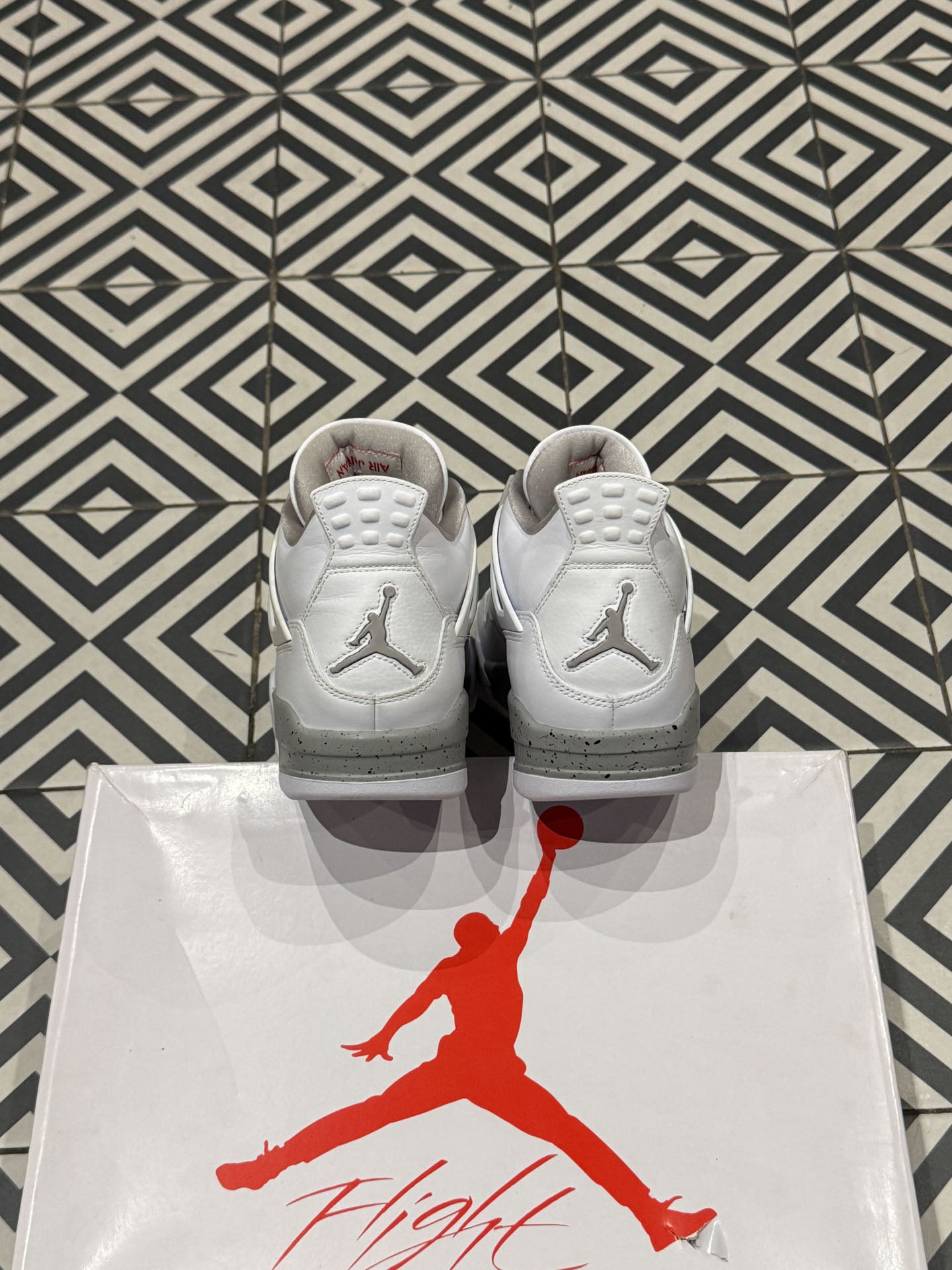 Jordan 4 White Oreo (Taille 43)