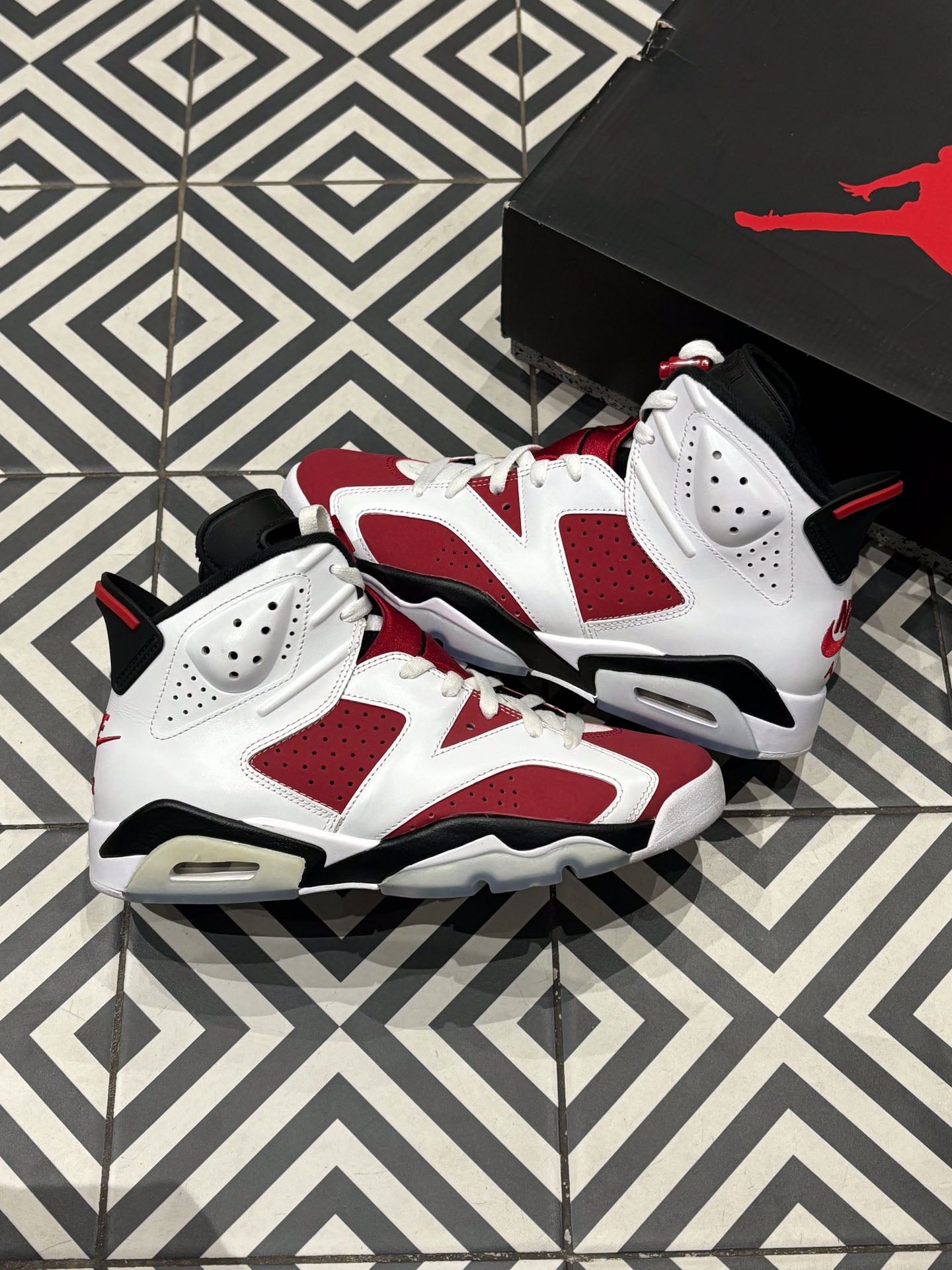 Jordan 6 Carmine (Taille 42)