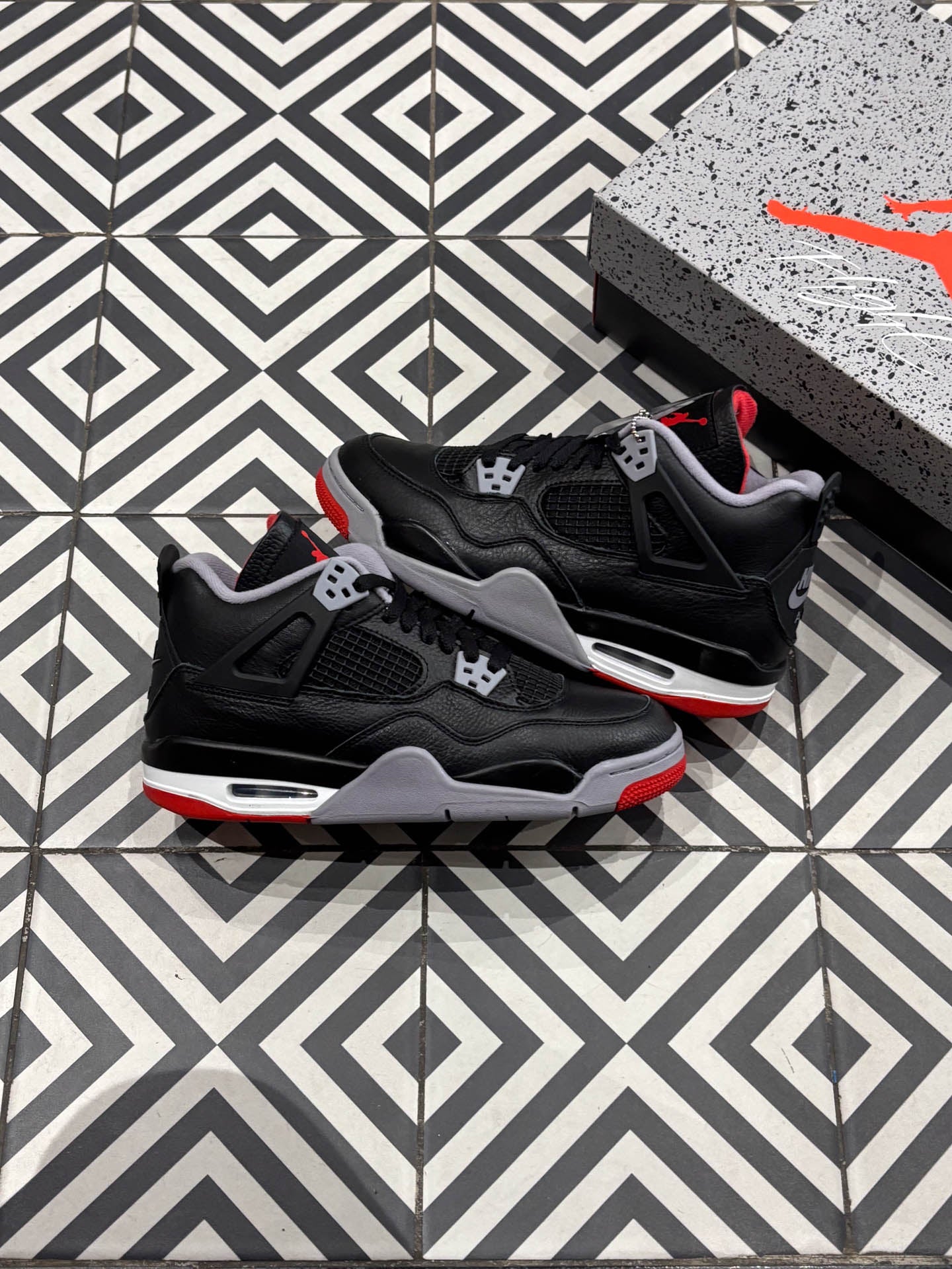 Jordan 4 Bred Reimagined GS (Taille 40)