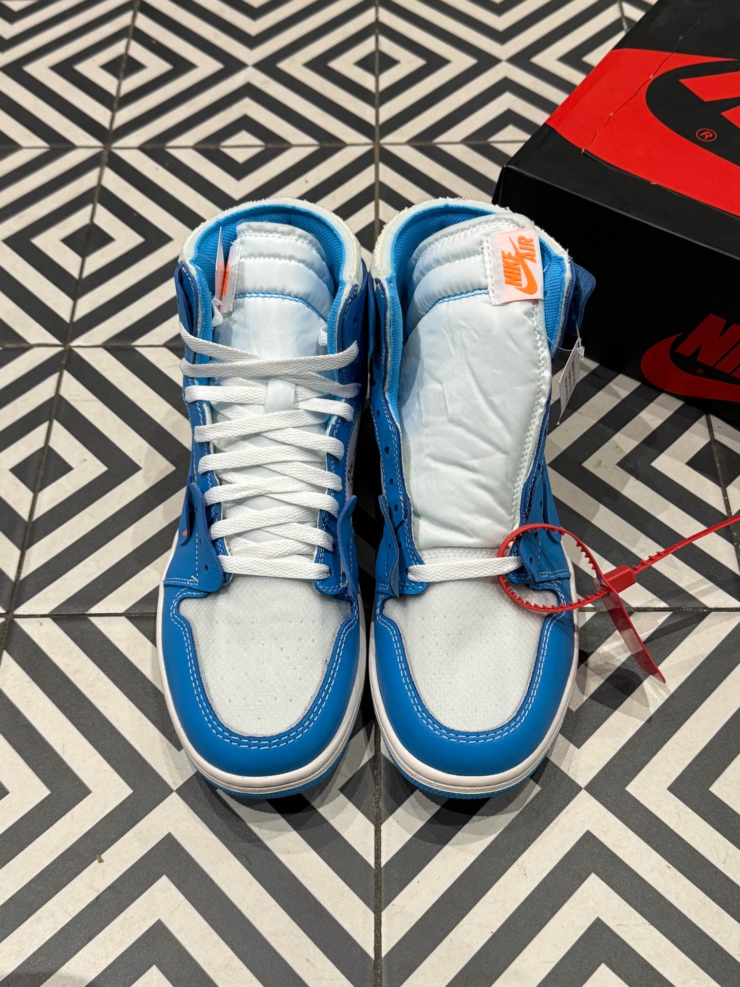 Jordan 1 High Off-White UNC (Taille 44,5)