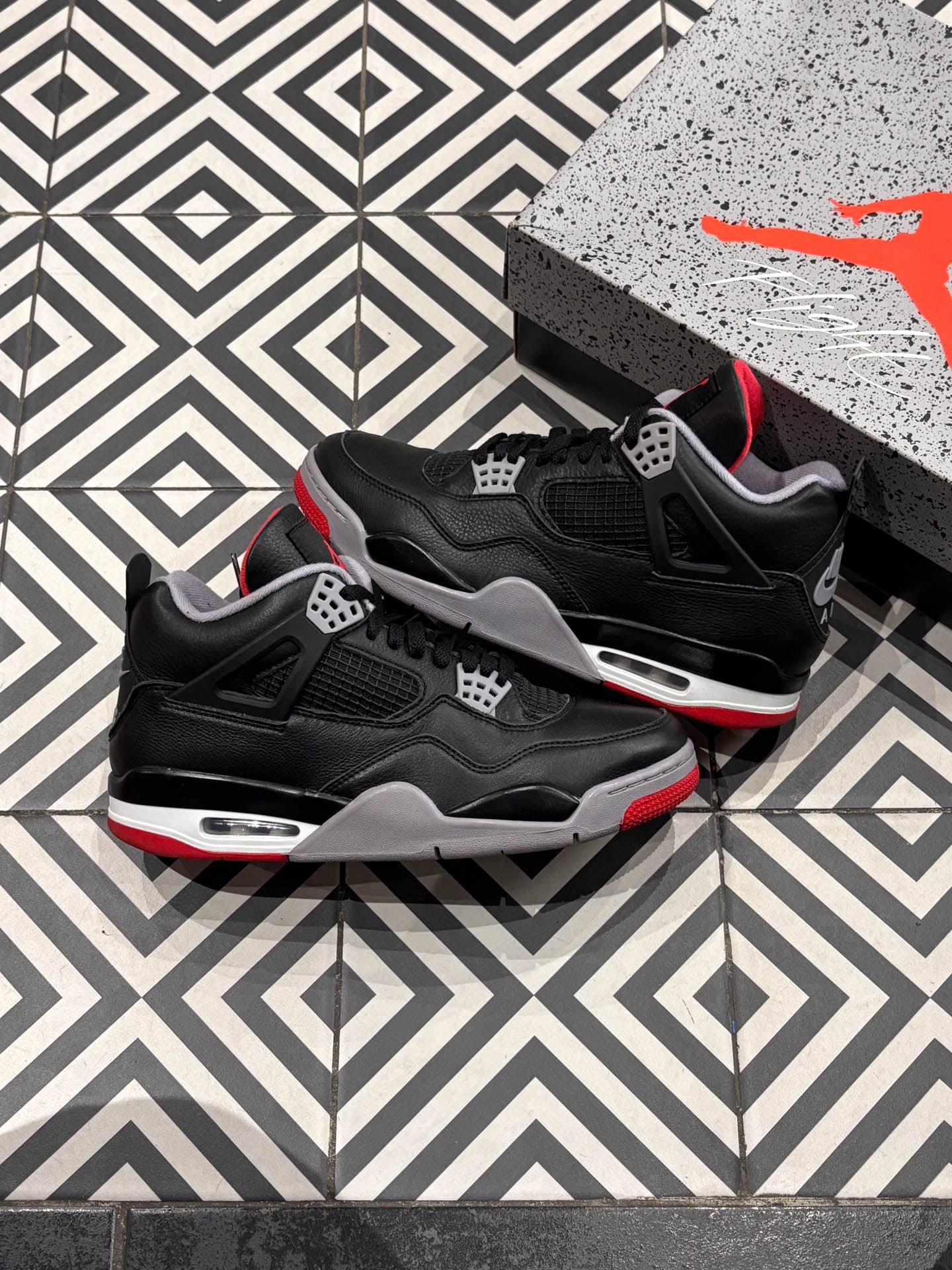 Jordan 4 Bred Reimagined (Taille 44.5)