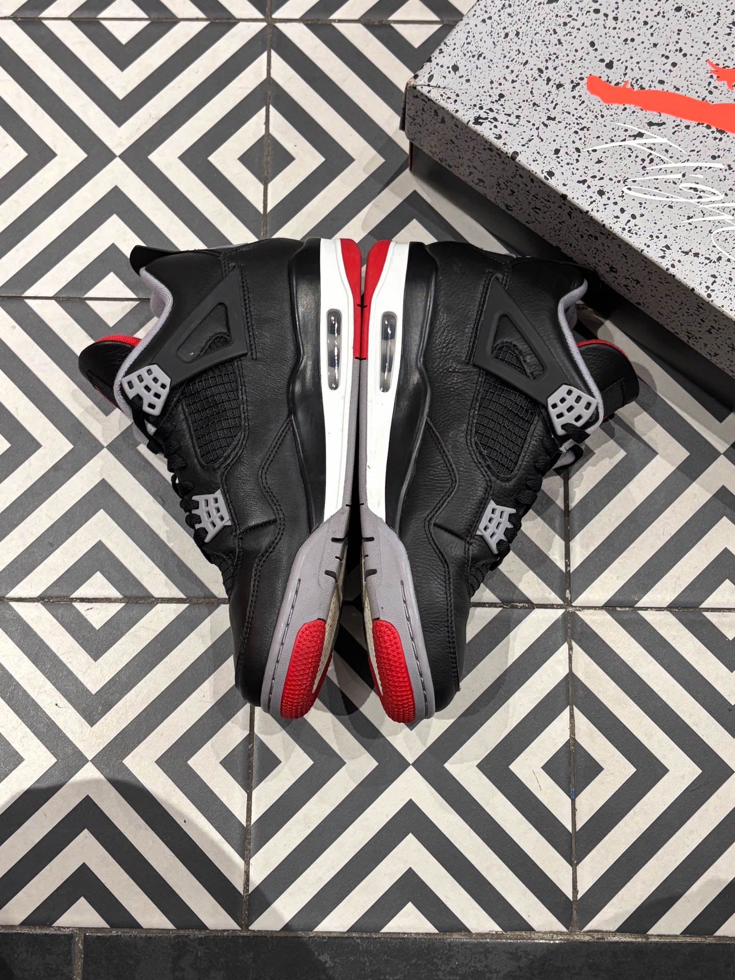 Jordan 4 Bred Reimagined (Taille 44.5)