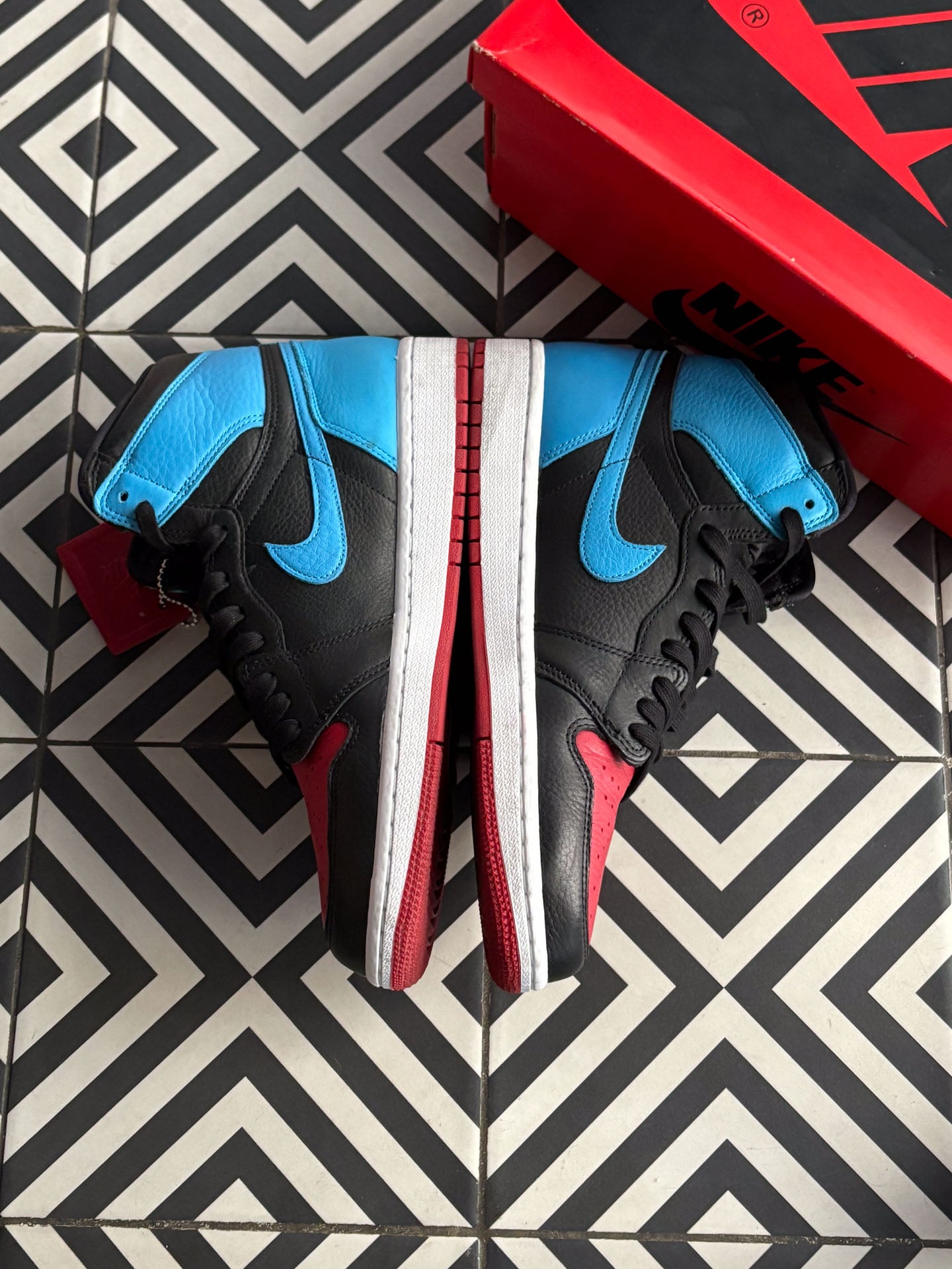 Jordan 1 High Unc To Chi (Taille 42,5)