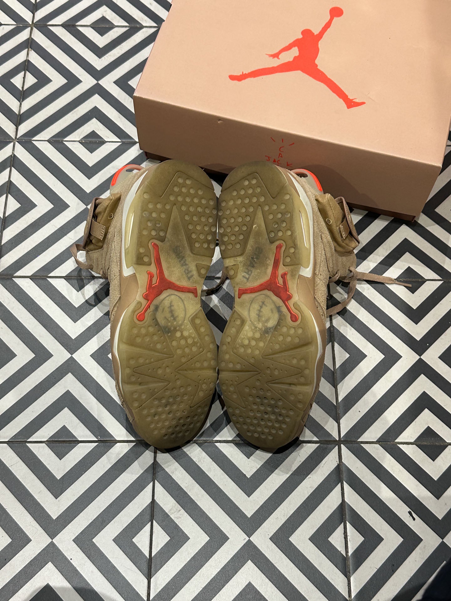 Jordan 6 Travis Scott Bristish Kaki (Taille 44)