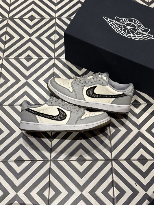 Jordan 1 Low Dior (Taille 43)