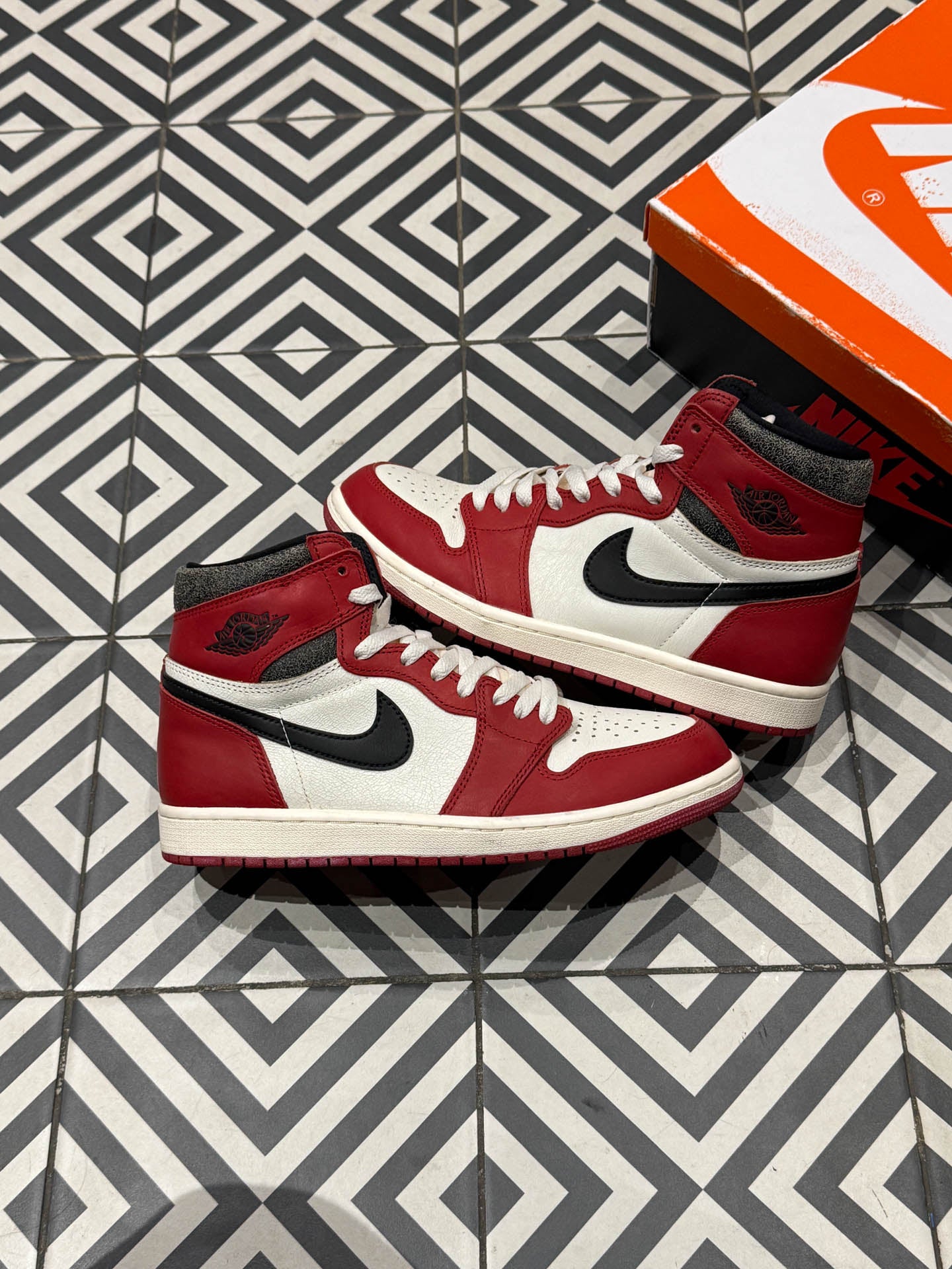 Jordan 1 Lost And Found (Taille 42)