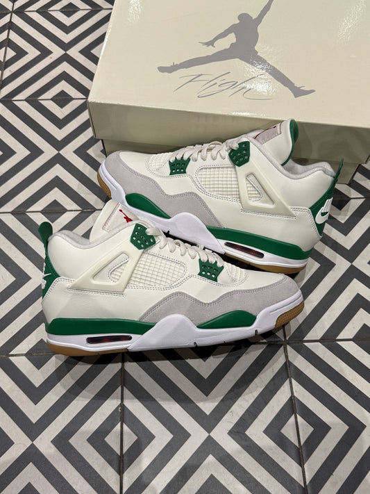 Jordan 4 SB Pine Green (Taille 44)