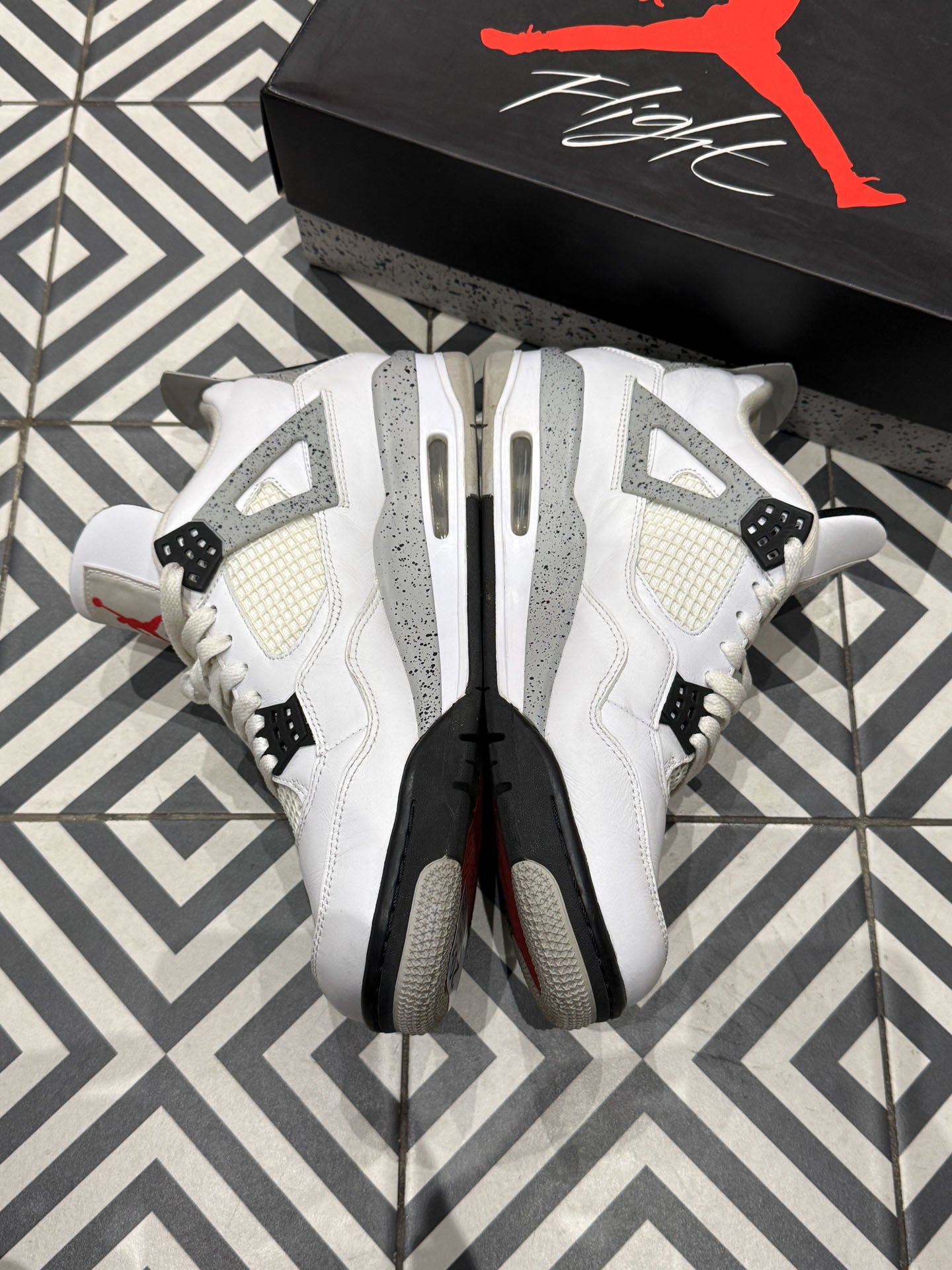 Jordan 4 White Cement (Taille 45)