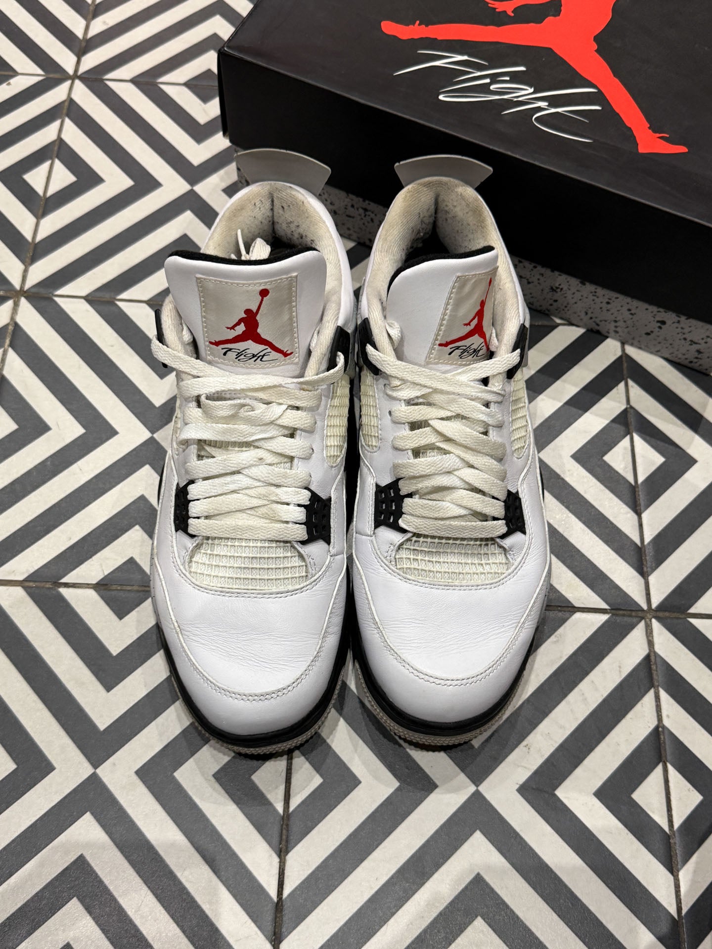 Jordan 4 White Cement (Taille 45)