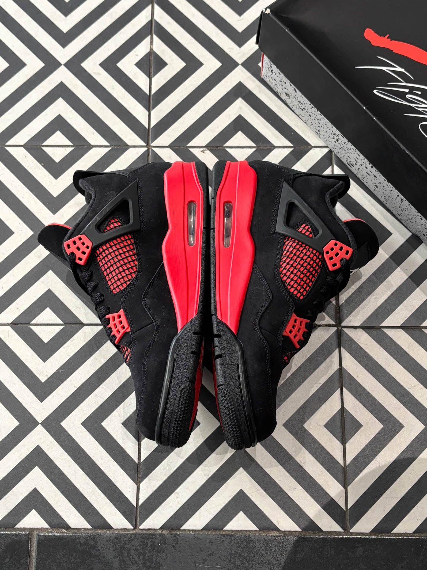 Jordan 4 Red Thunder (Taille 42,5)